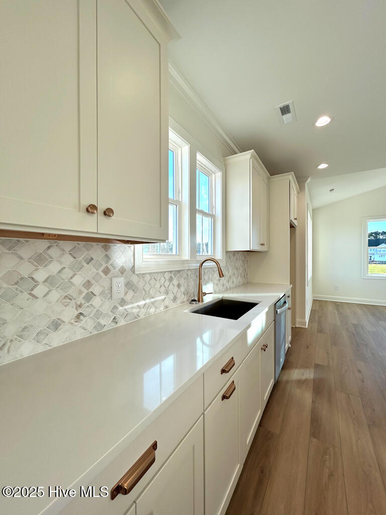 100510089 | Photo 33