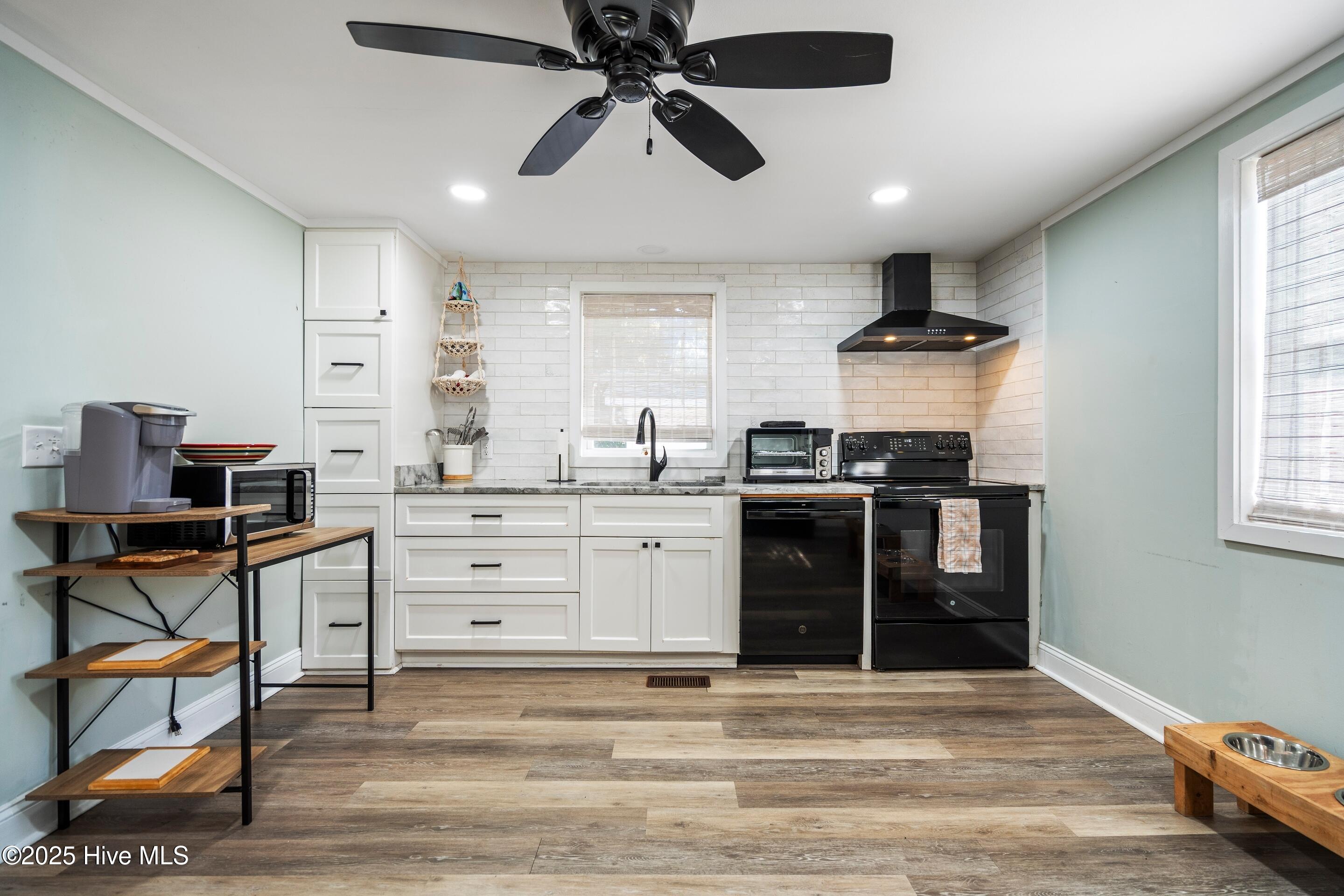 Homes for sale in Oak Island, NC | 314 Ne 75Th St, Oak Island, NC 28465 | MLS# 100535367