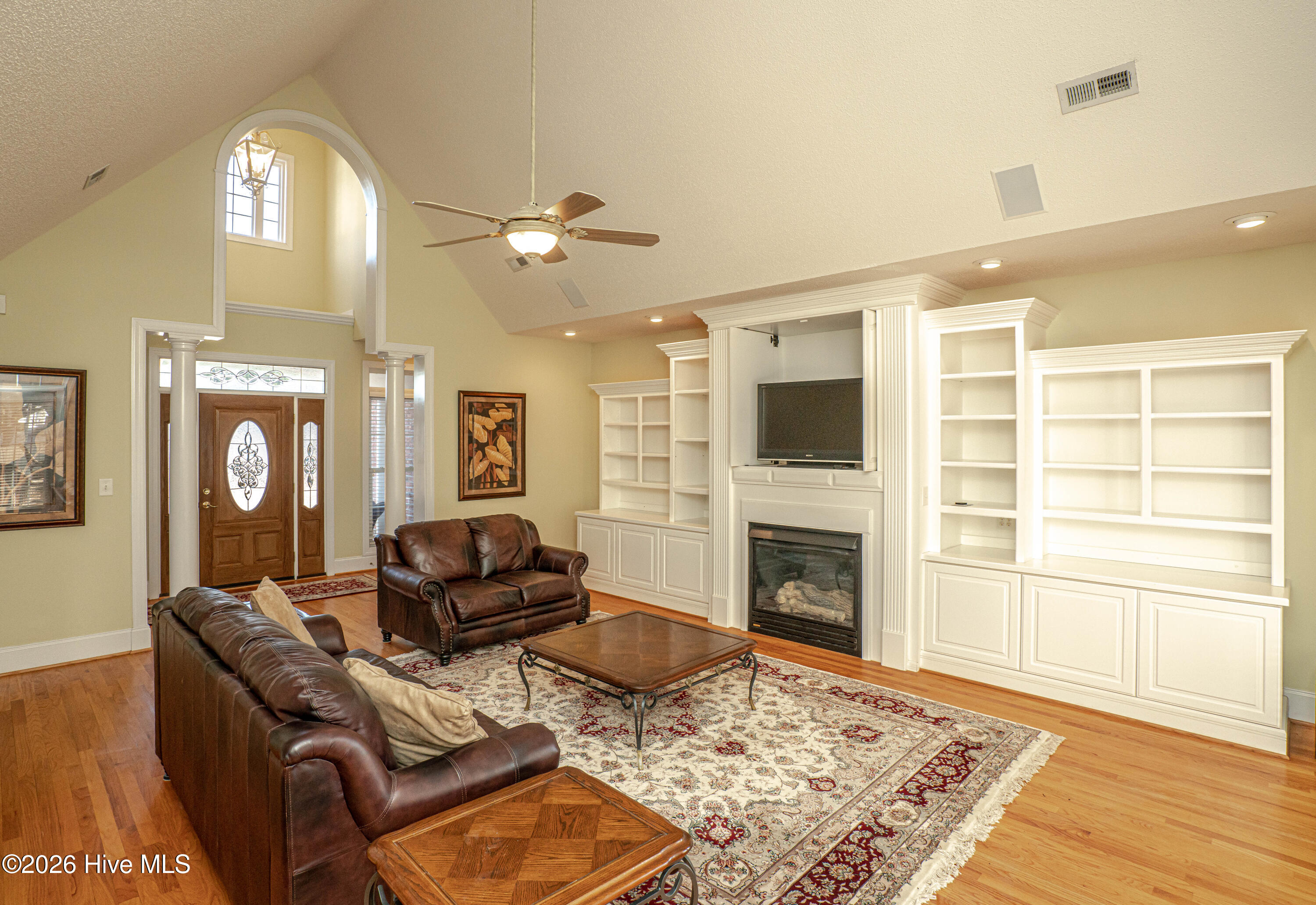 100553536 | Photo 13