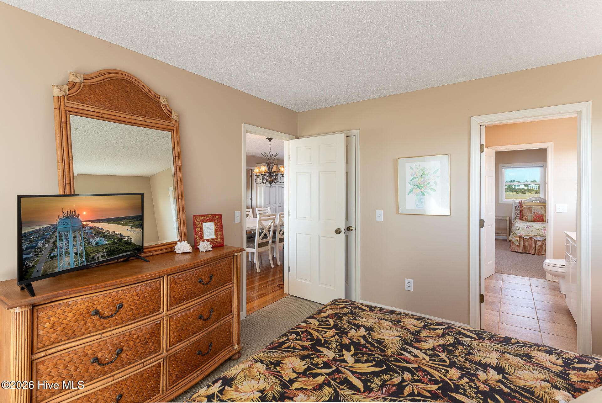 100556011 | Photo 36