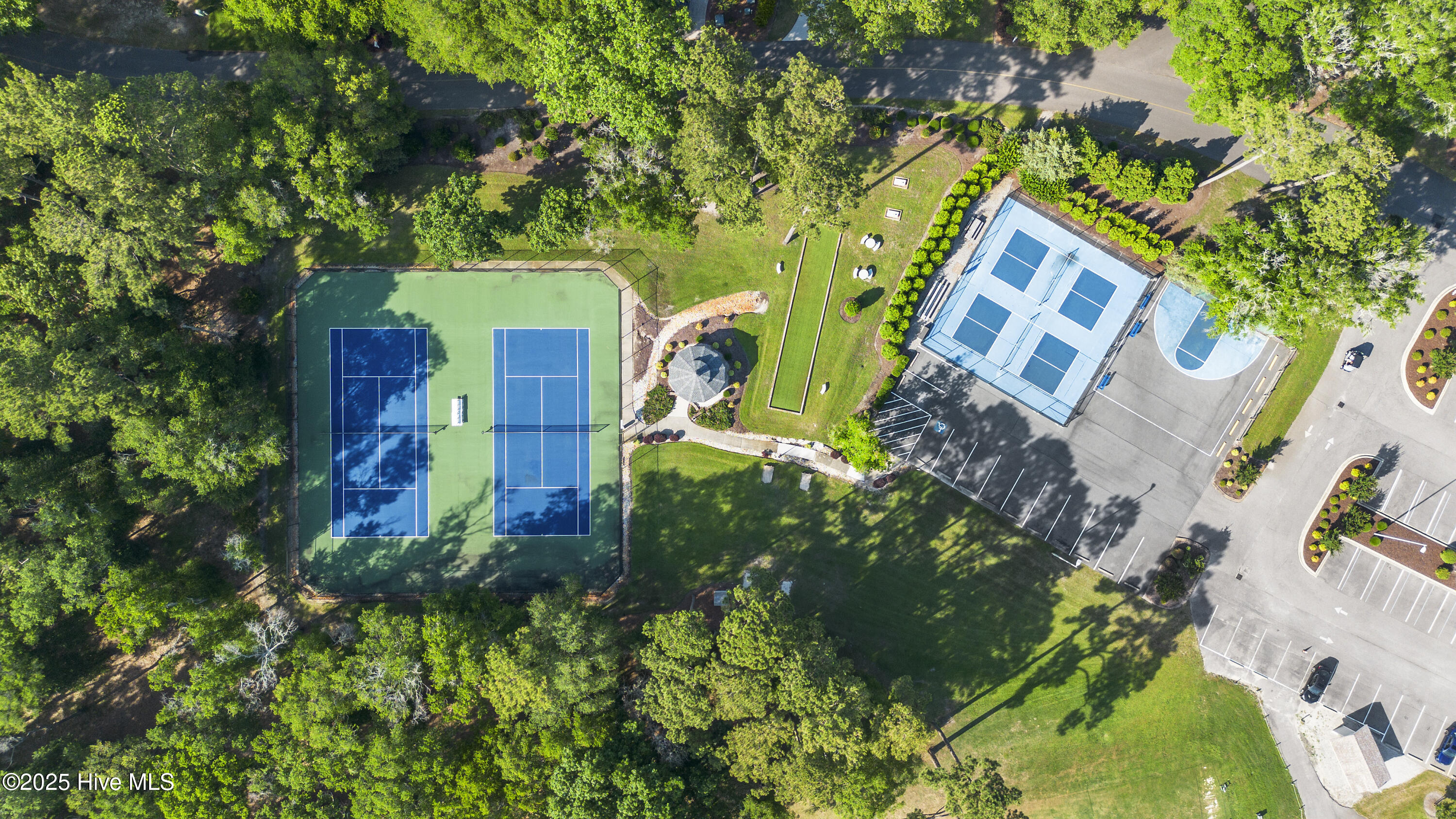 100545340 | Photo 25