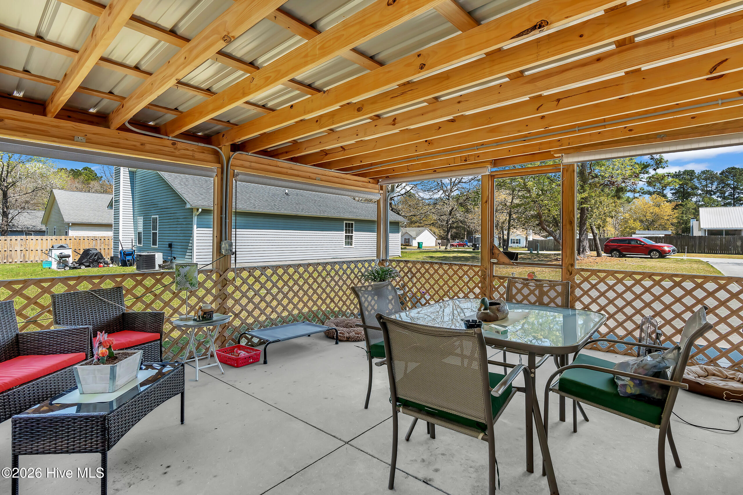 100563570 | Photo 38