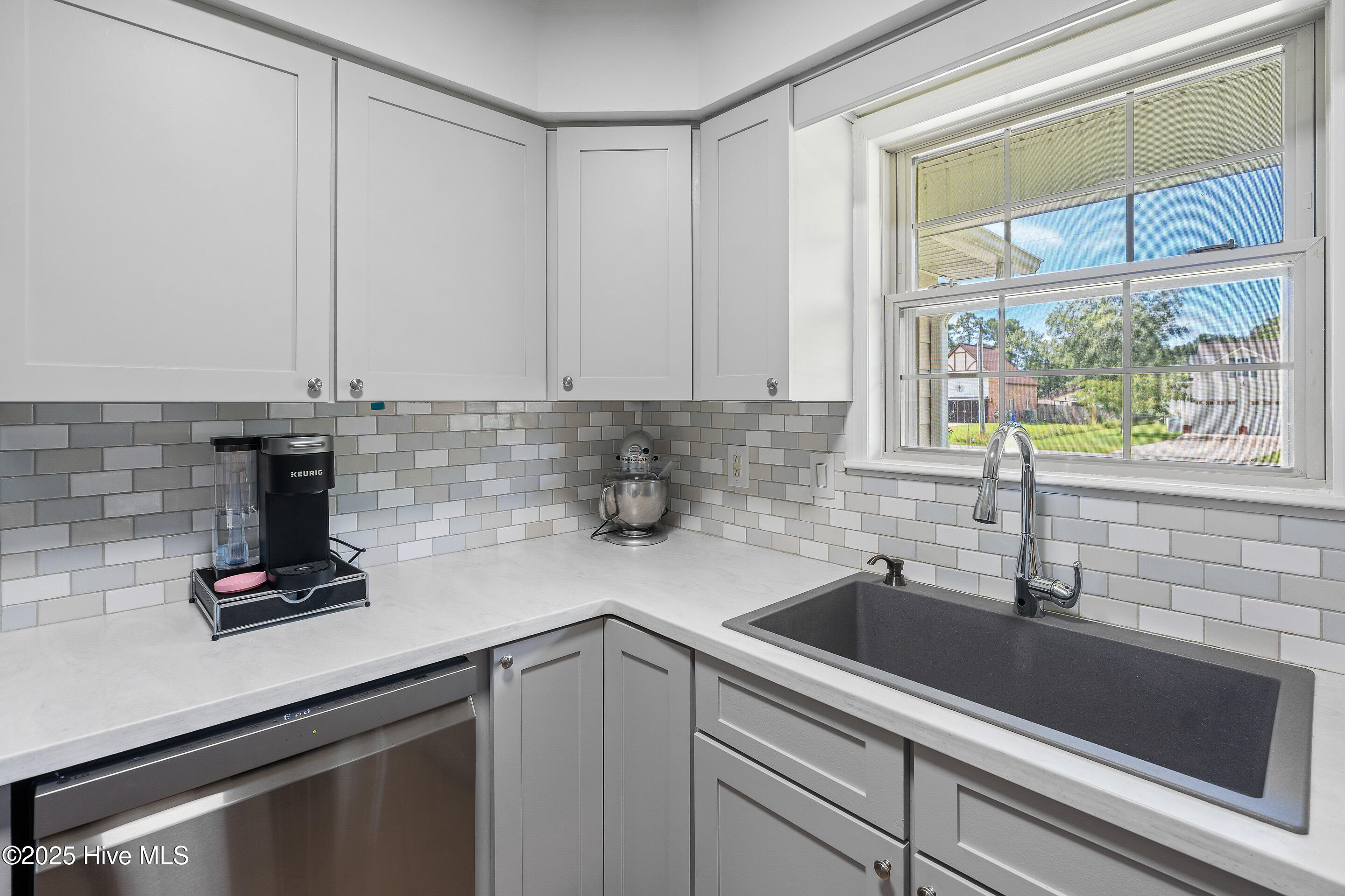 100523707 | Photo 19