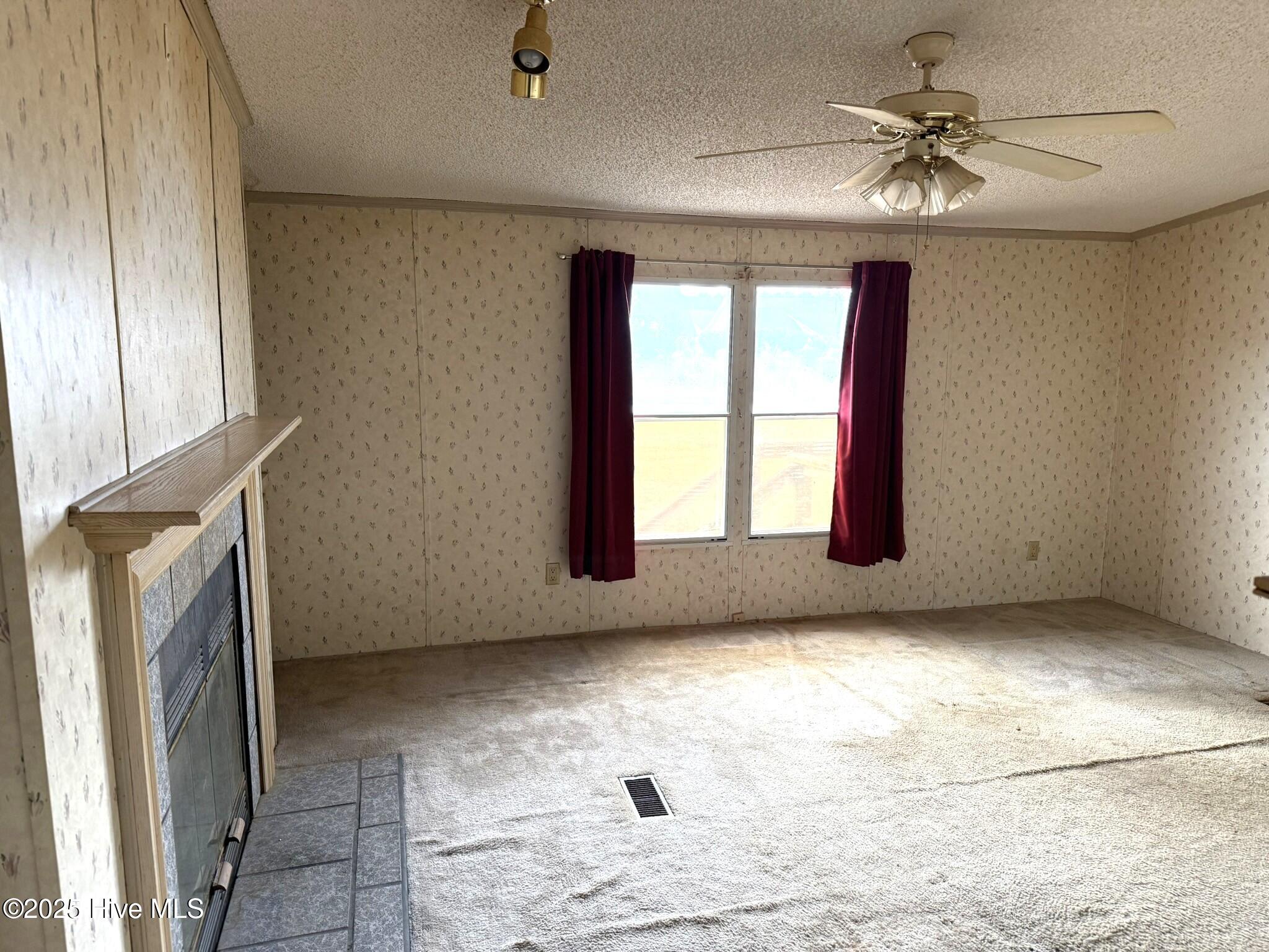 100543819 | Photo 18