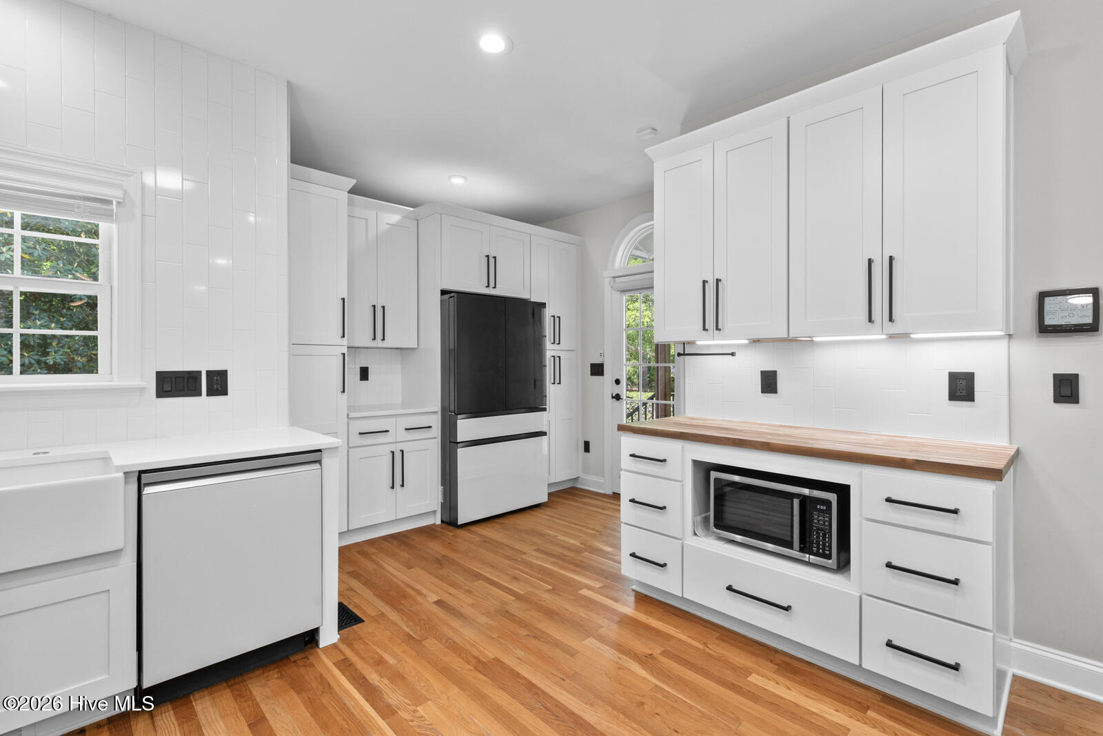 100569189 | Photo 20