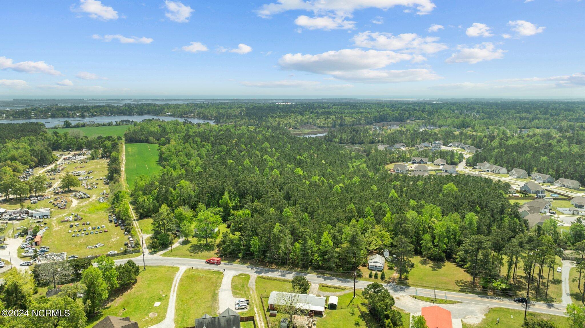 517 Queens Creek Road, Hubert, NC, 28539