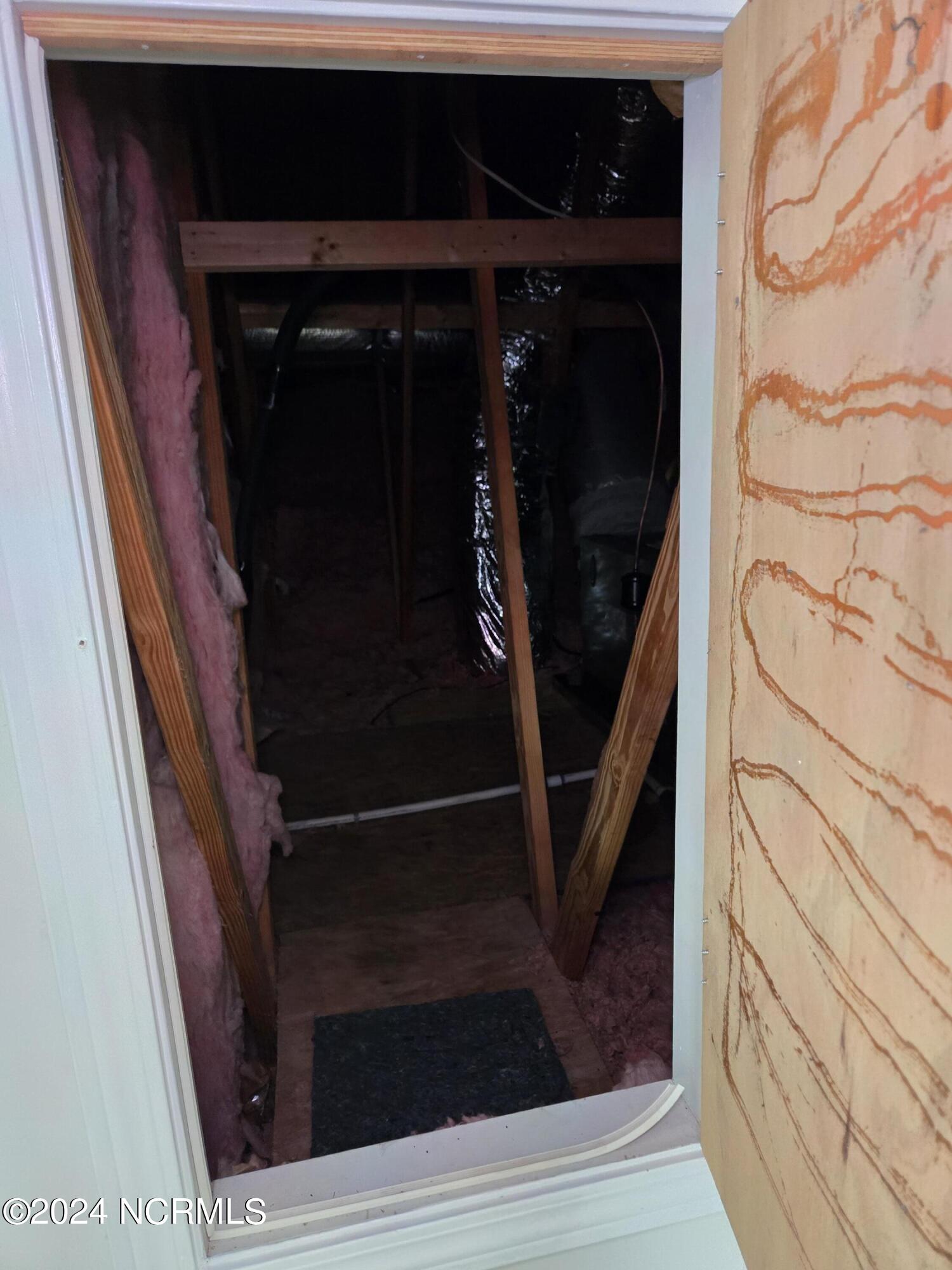 100465743 | Photo 42