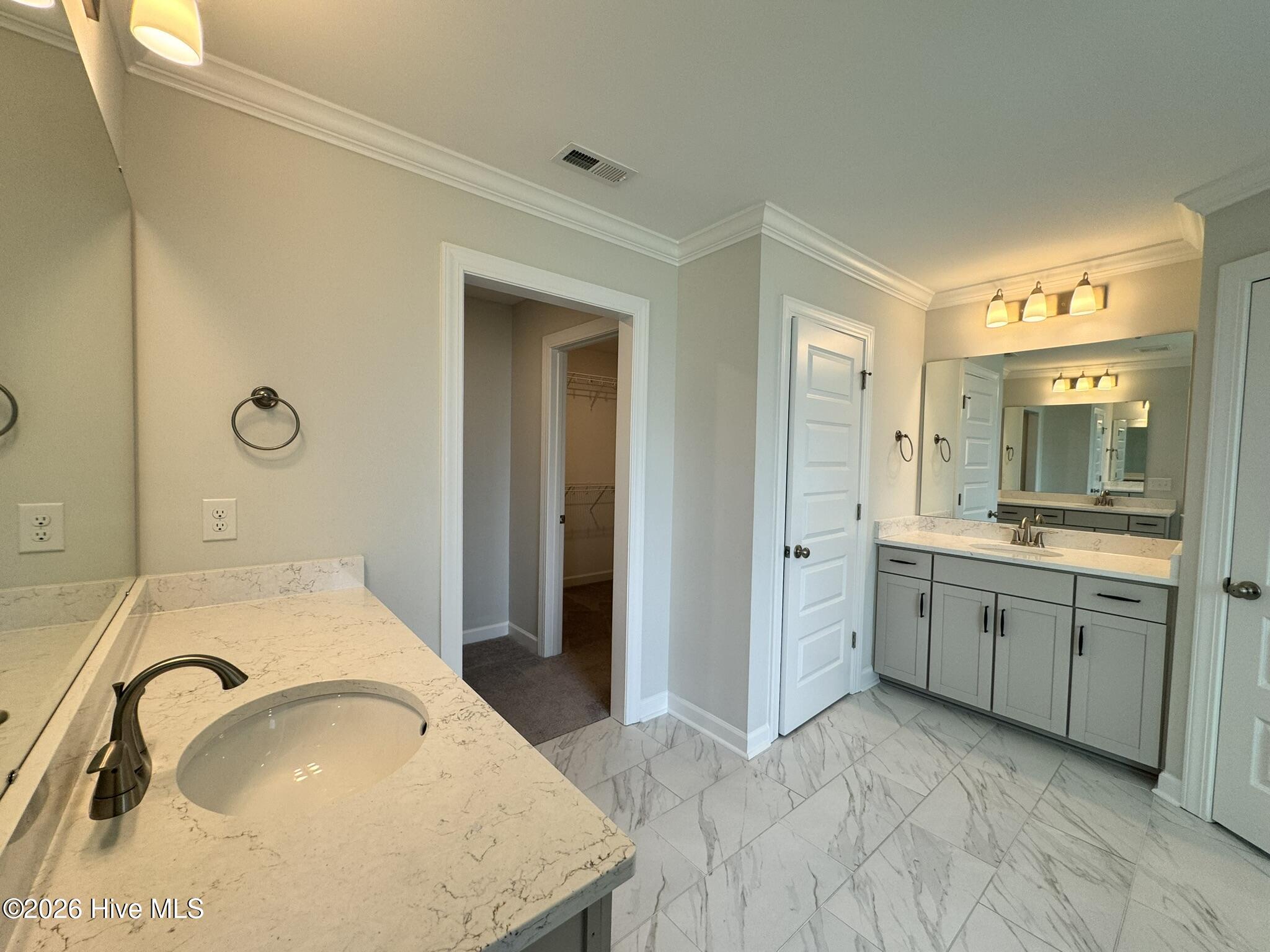 100558749 | Photo 39