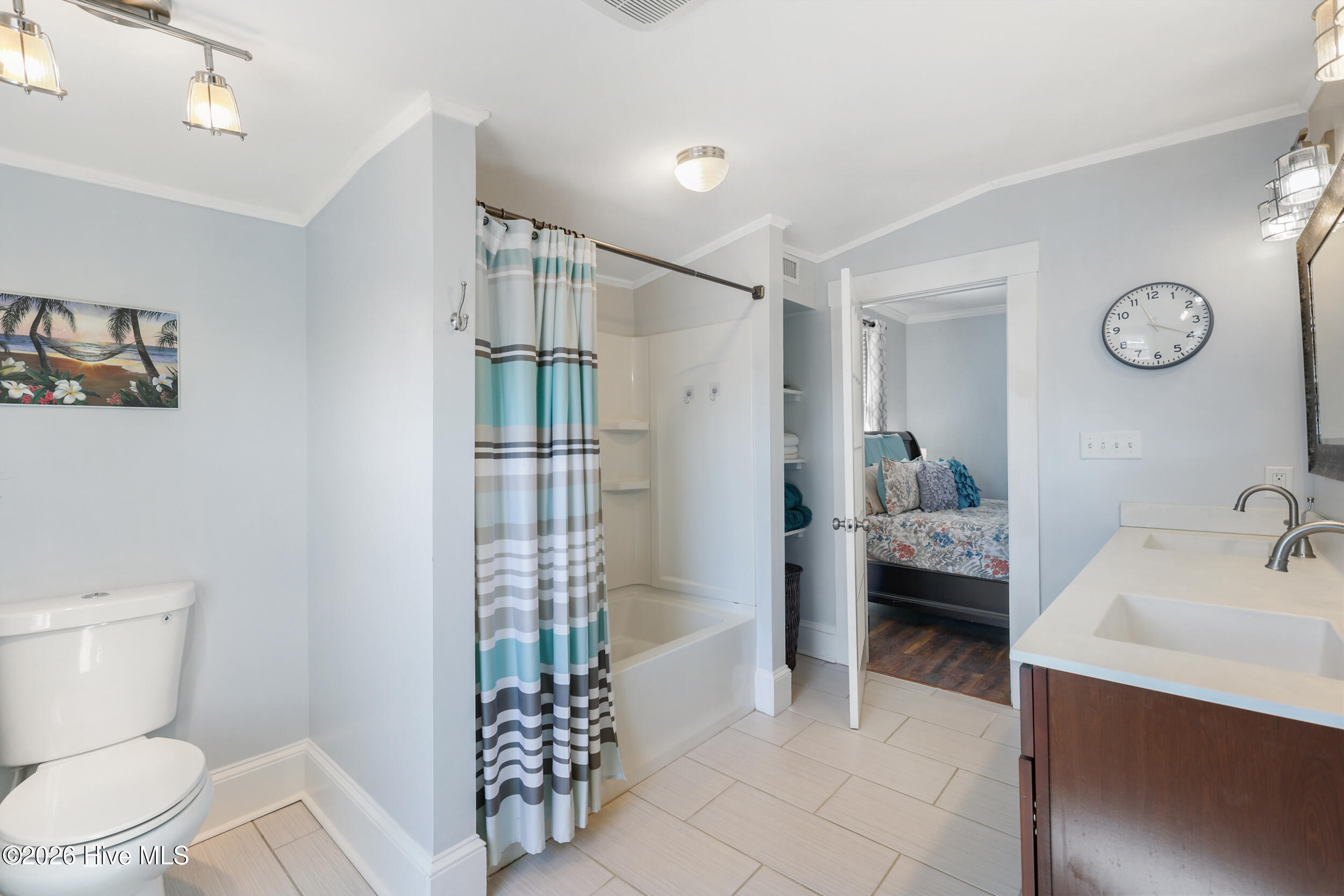 100562723 | Photo 37