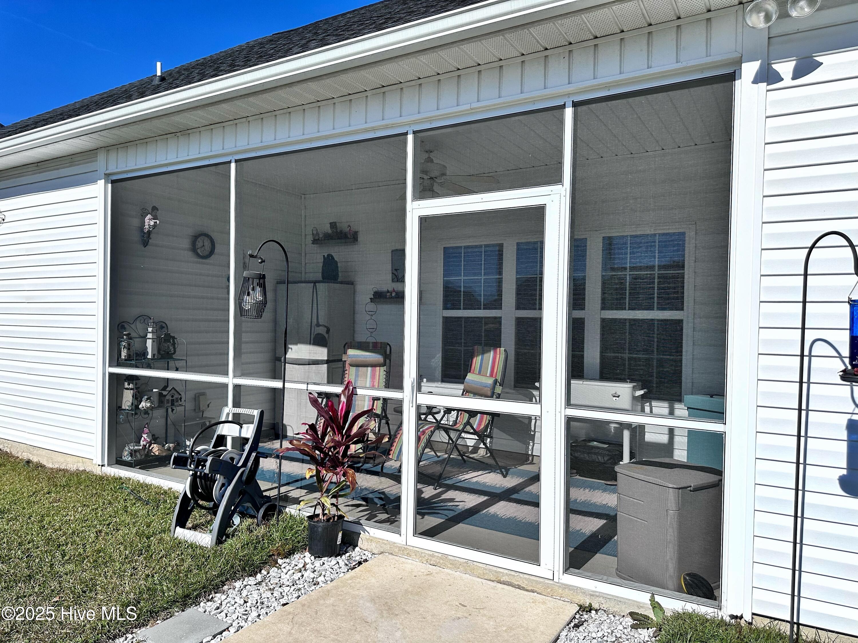 100540901 | Photo 69