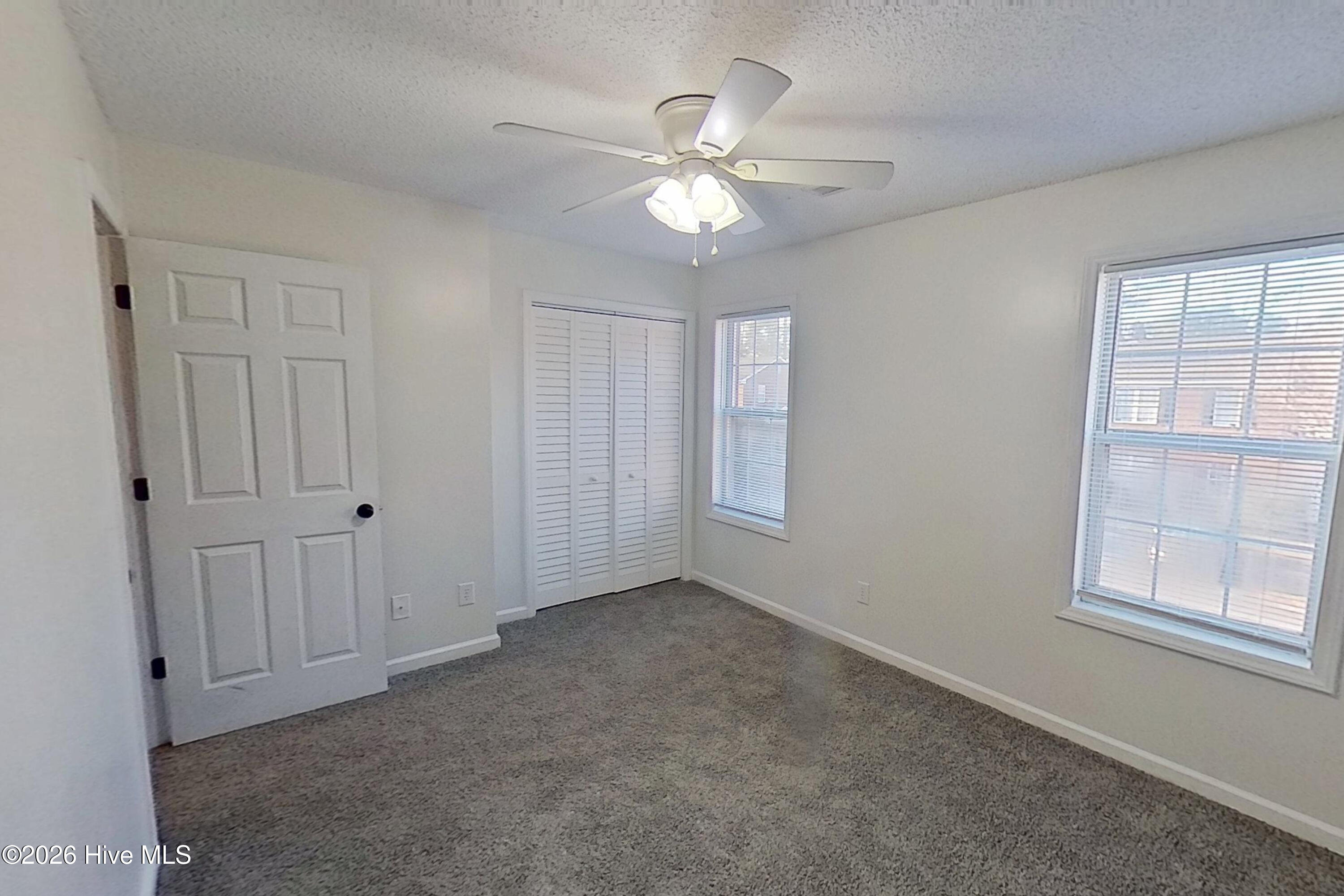 100548619 | Photo 13