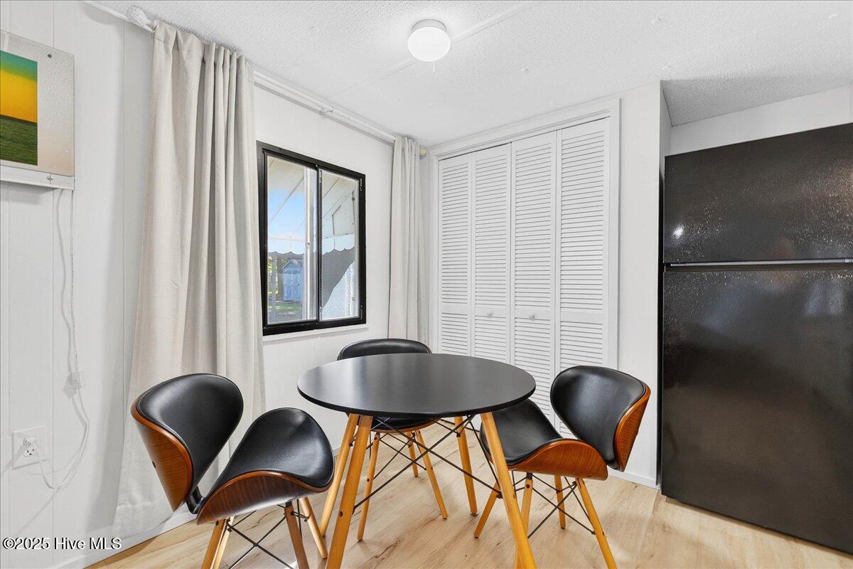 100559629 | Photo 25