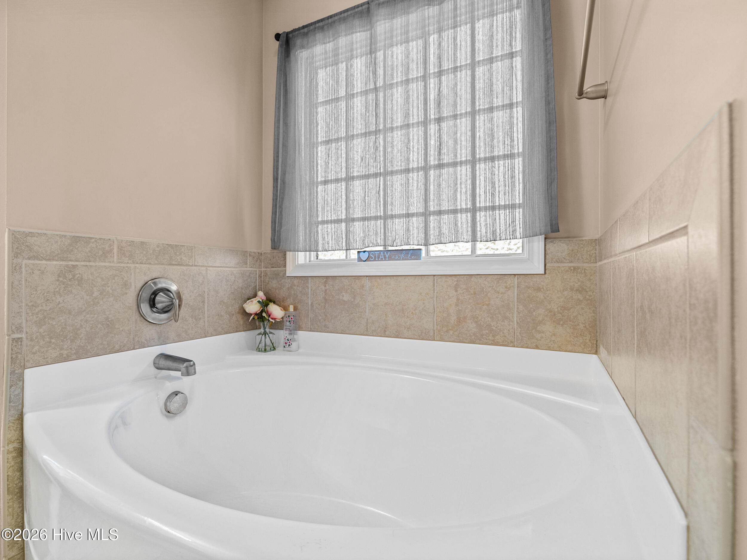 100568044 | Photo 34