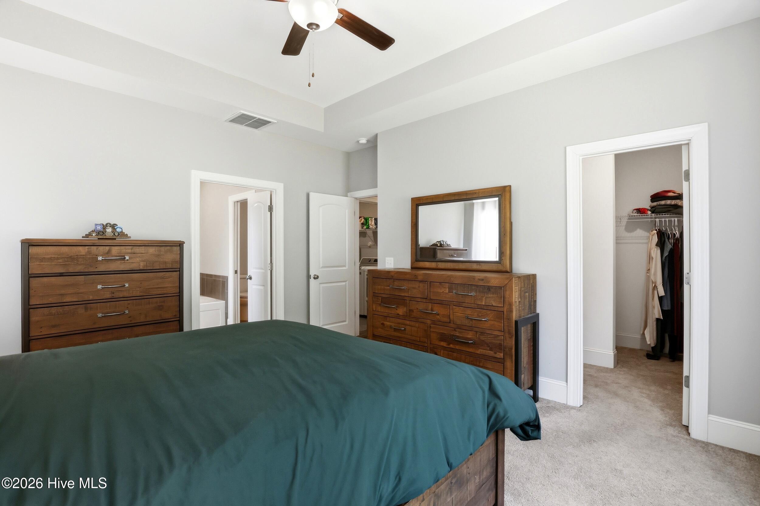 100569214 | Photo 18