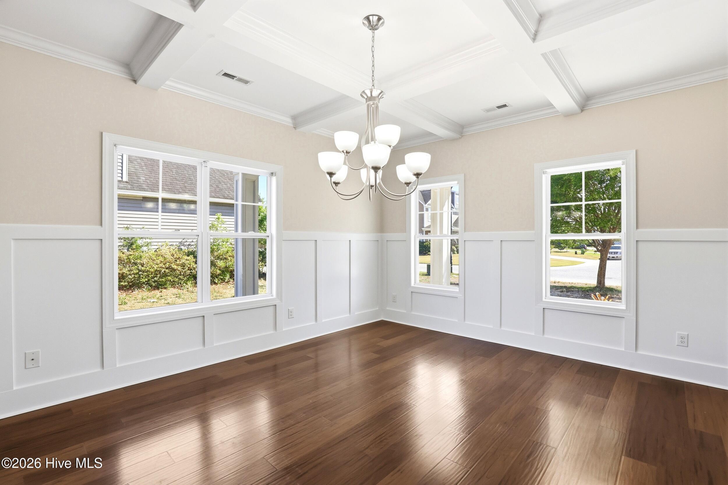 100569352 | Photo 20