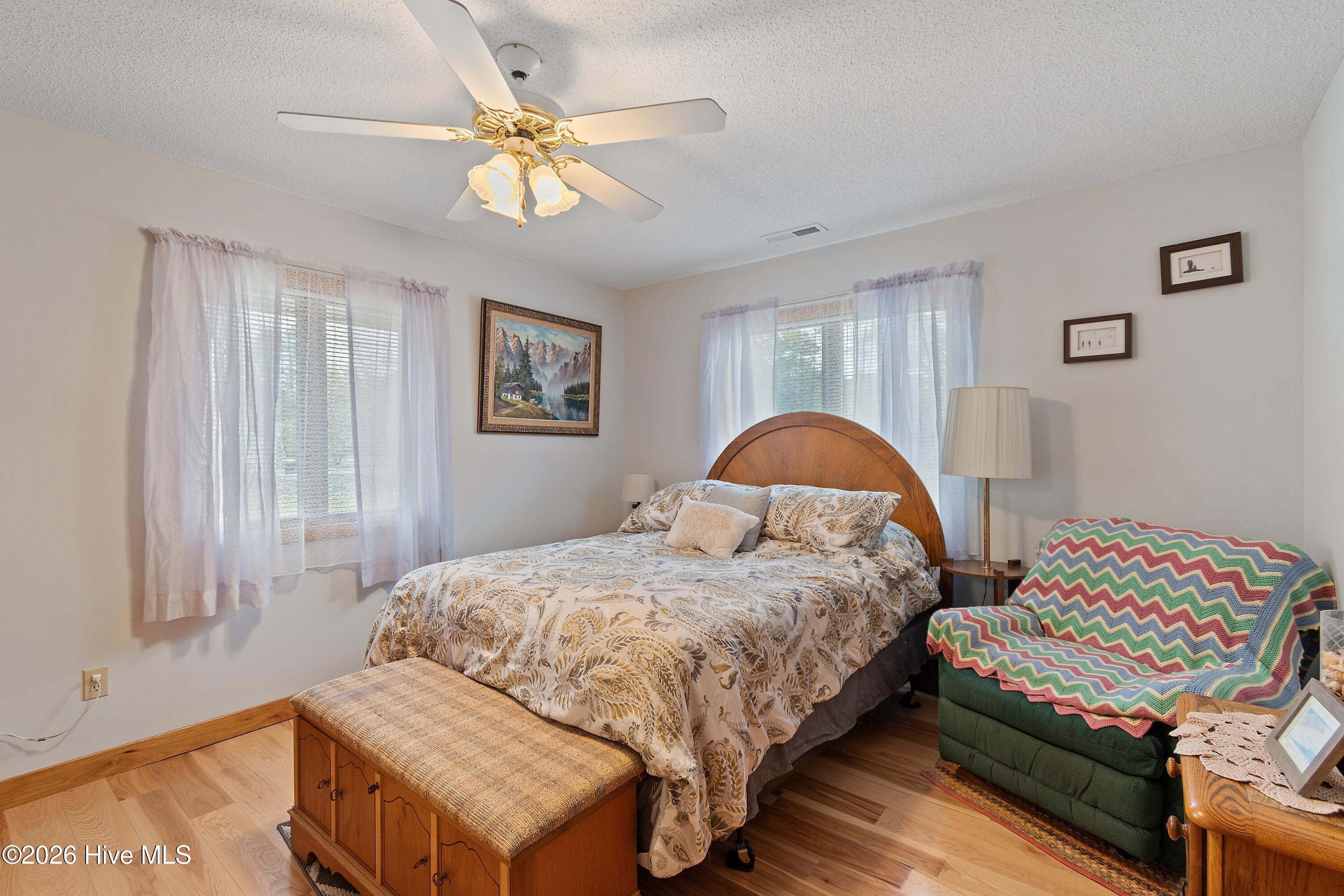 100564925 | Photo 20