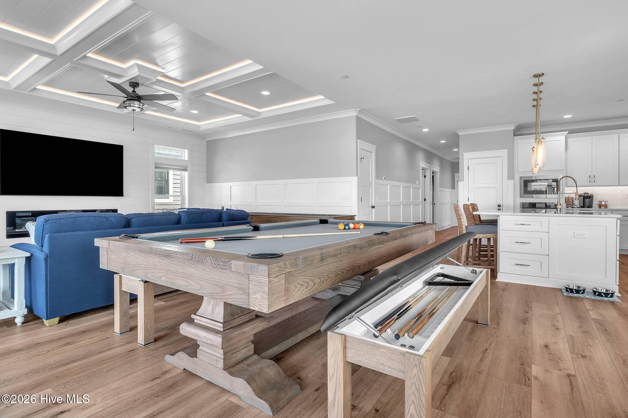 100558345 | Photo 15