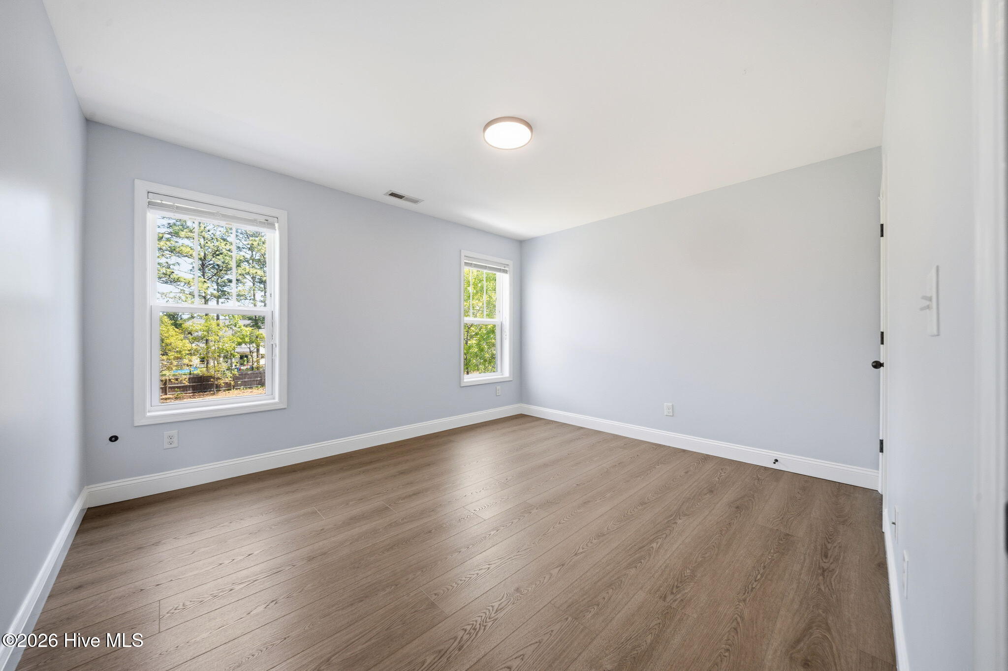 100566874 | Photo 41