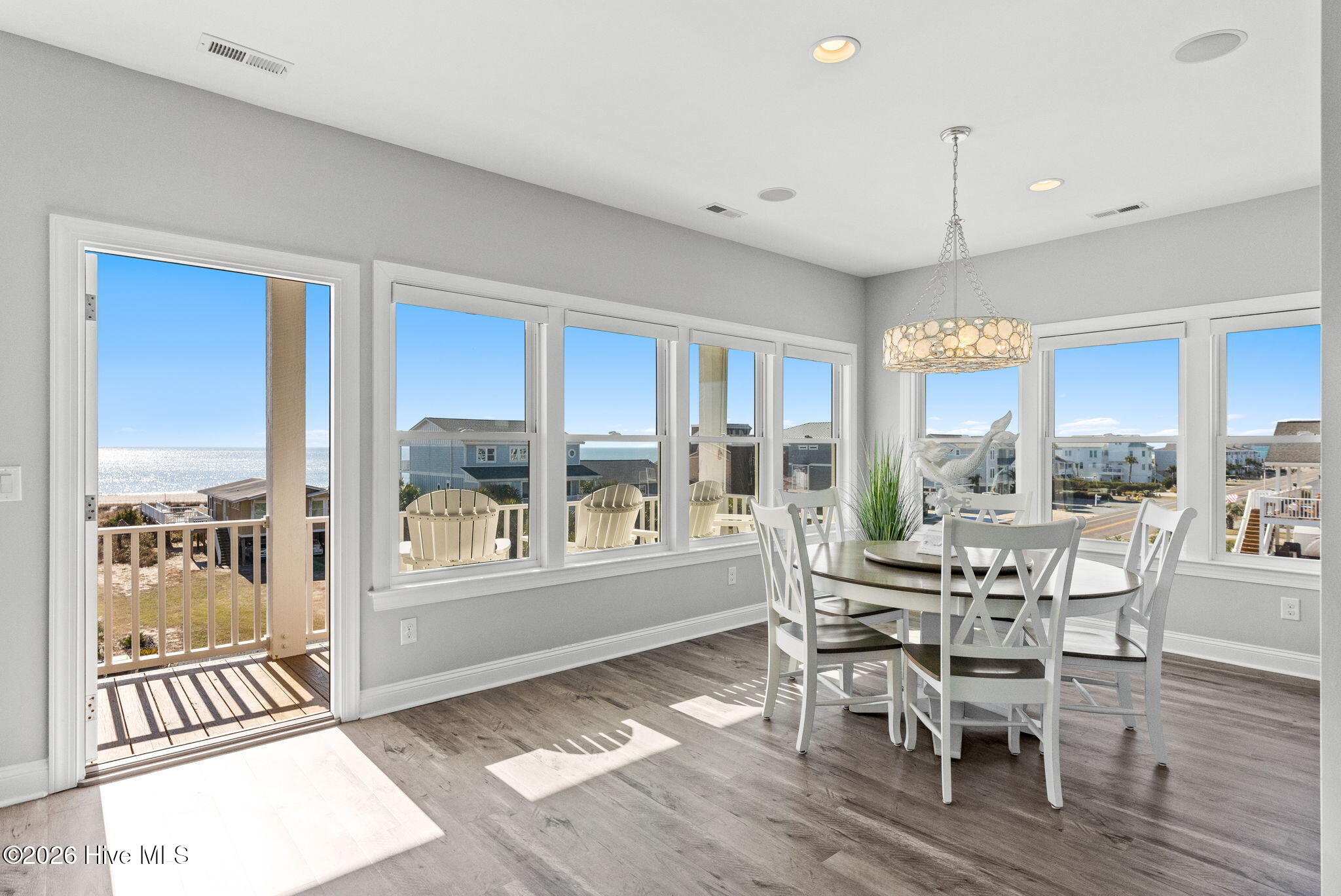 100555015 | Photo 22