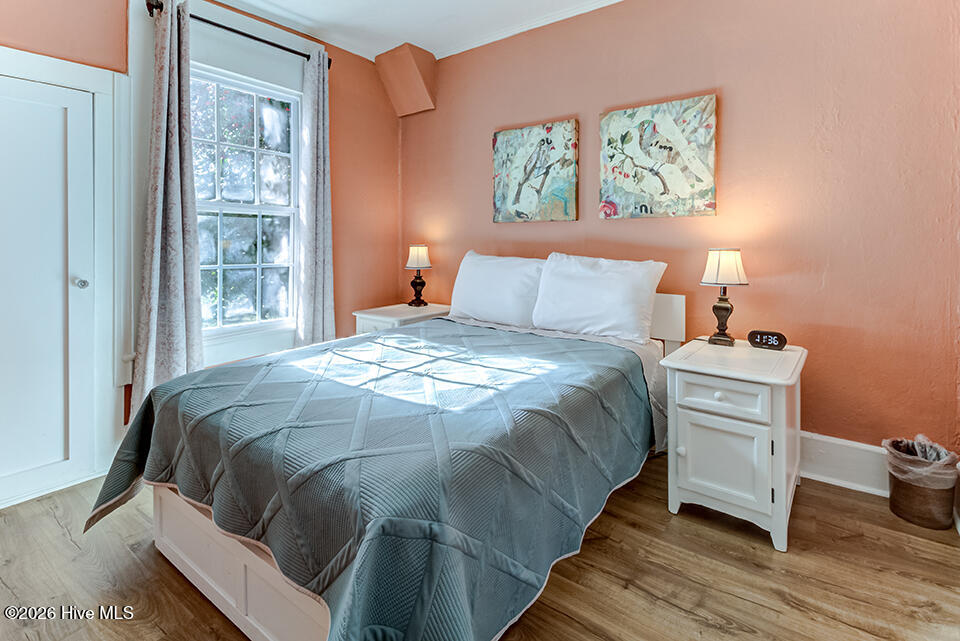 100550218 | Photo 15