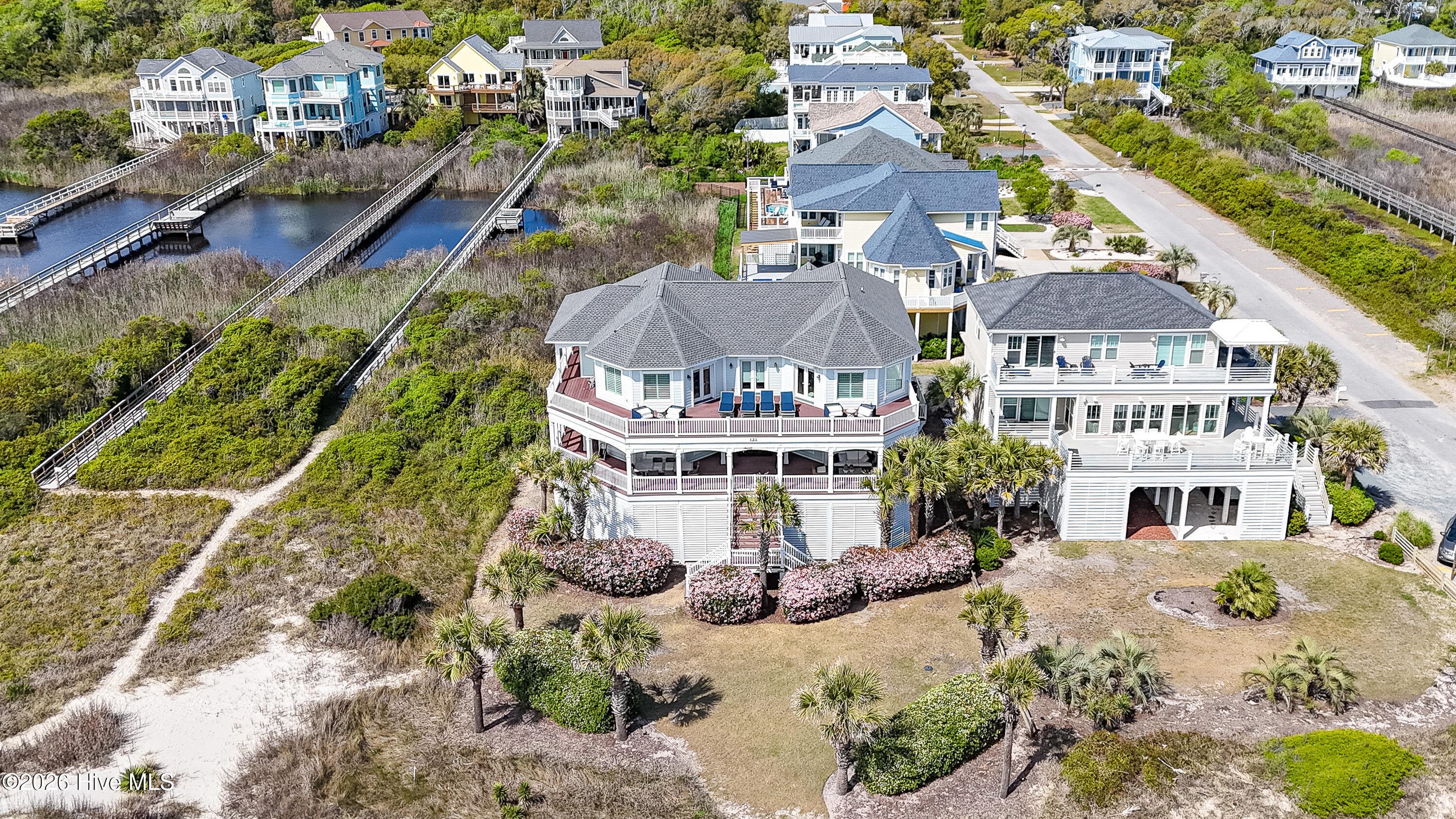 100567897 | Photo 96