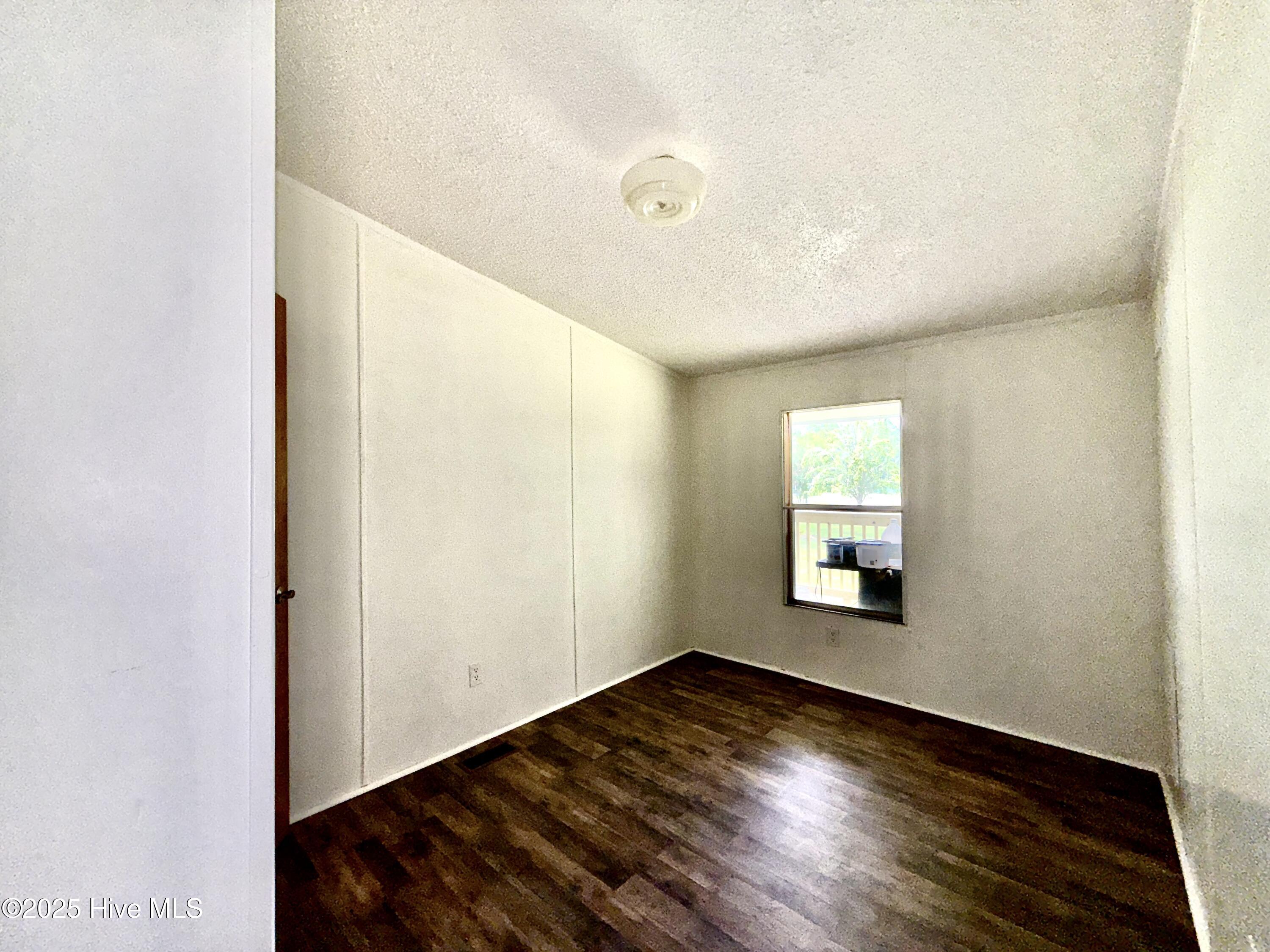 100515602 | Photo 17