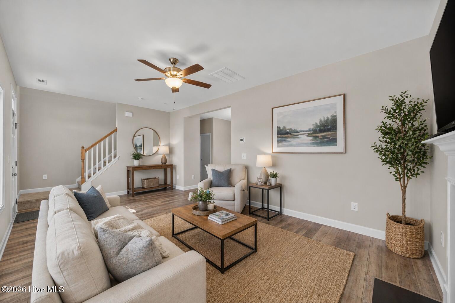 100569067 | Photo 19