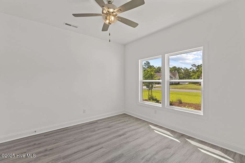 100553822 | Photo 34