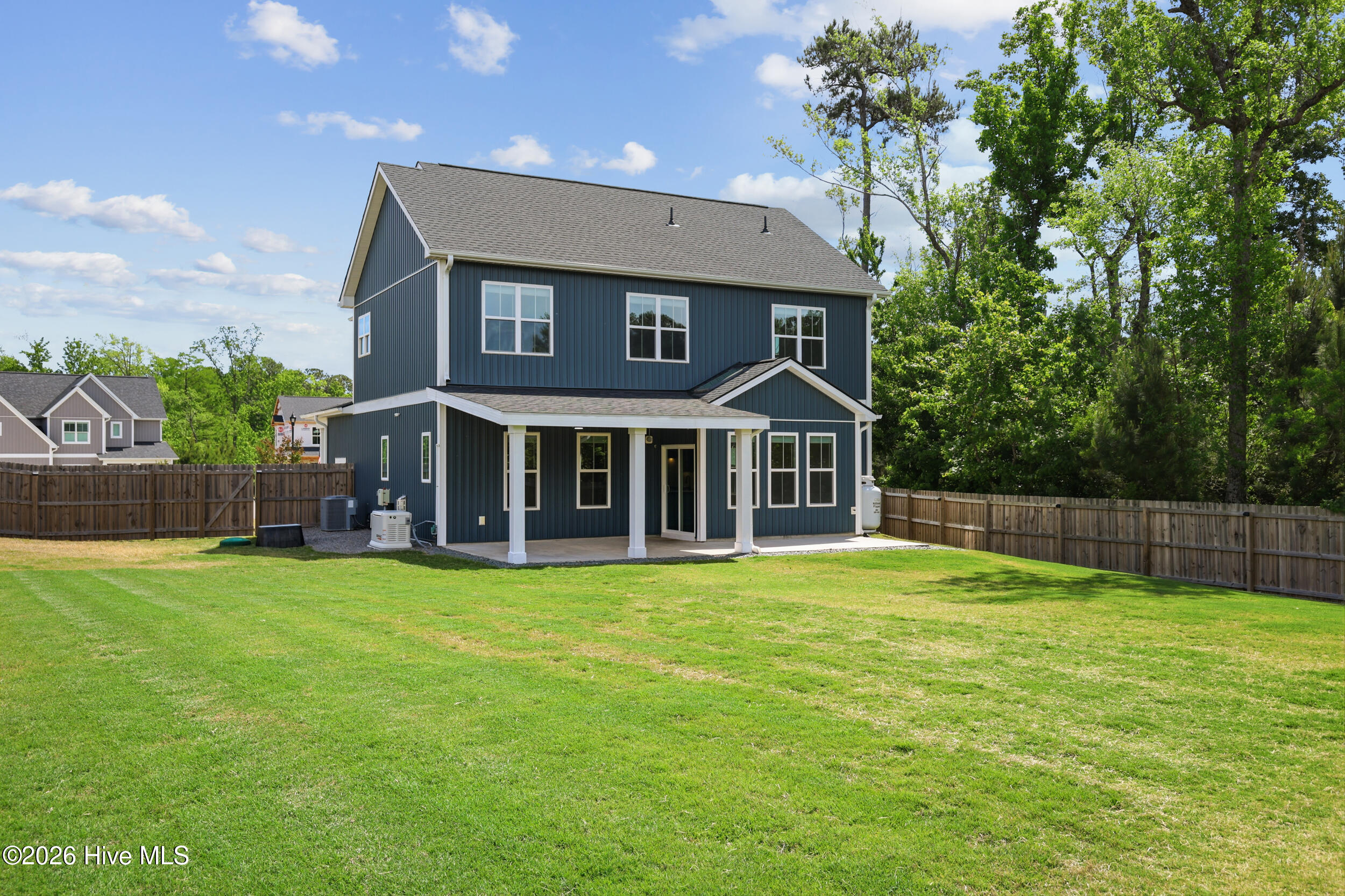 100570629 | Photo 55