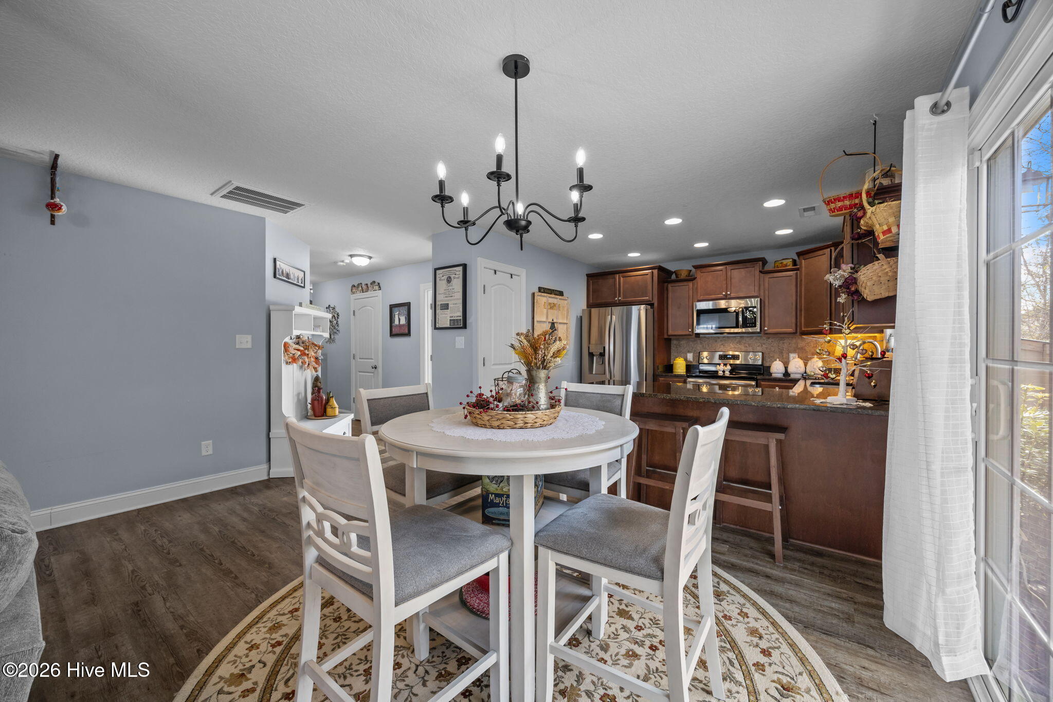 100551415 | Photo 16