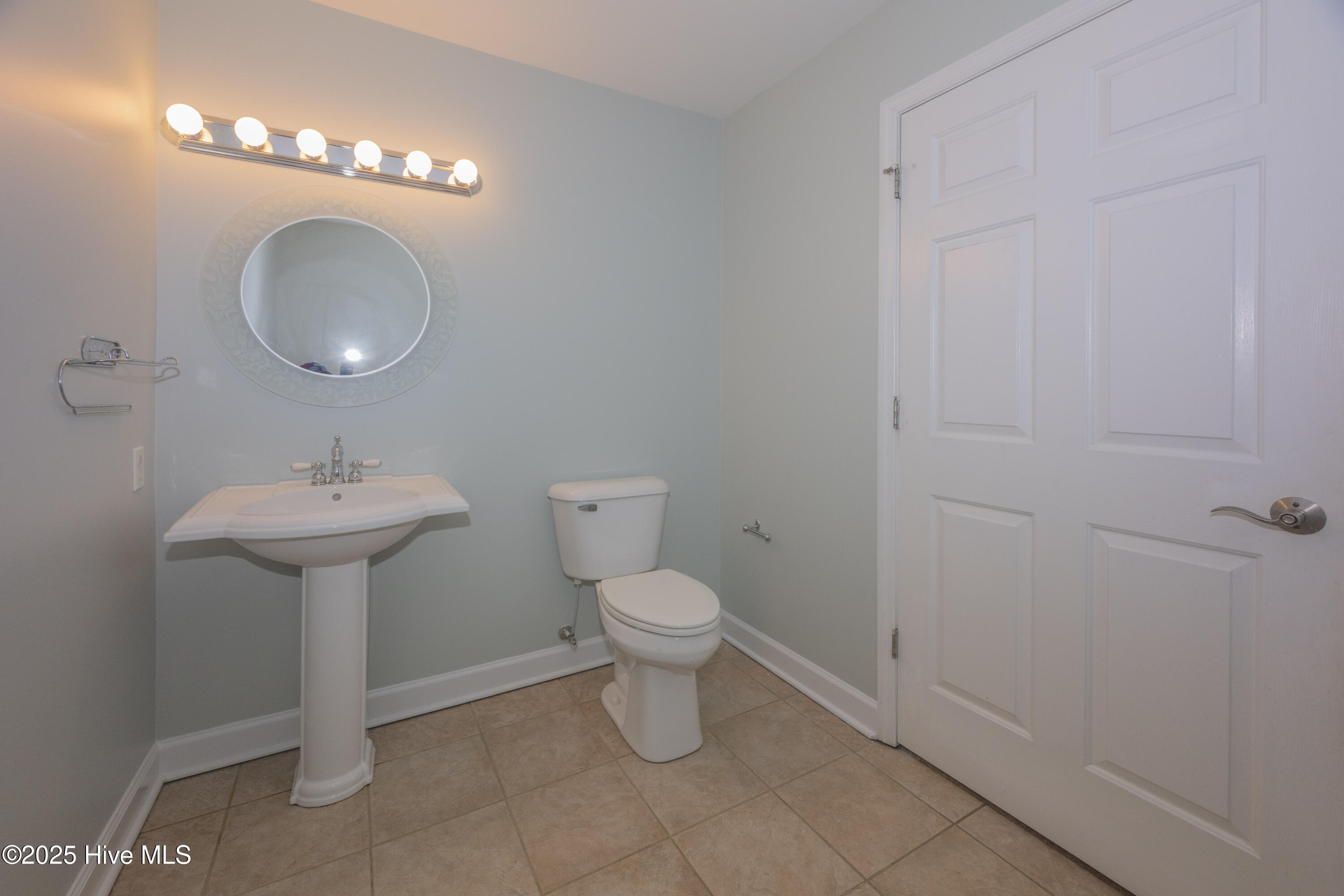 100523766 | Photo 38