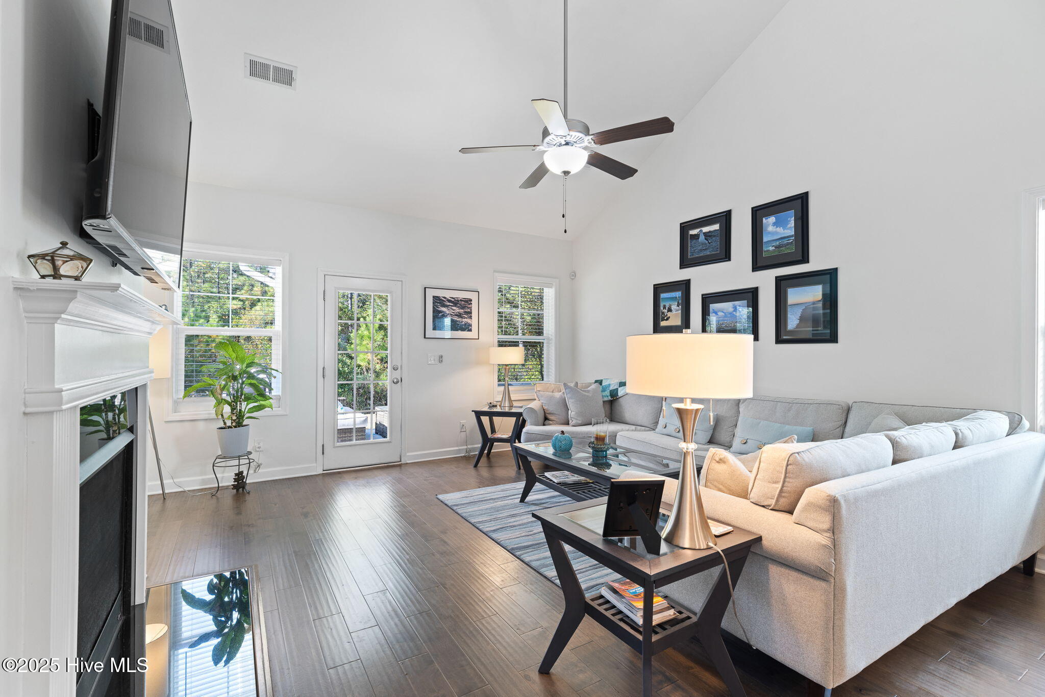 100541637 | Photo 23