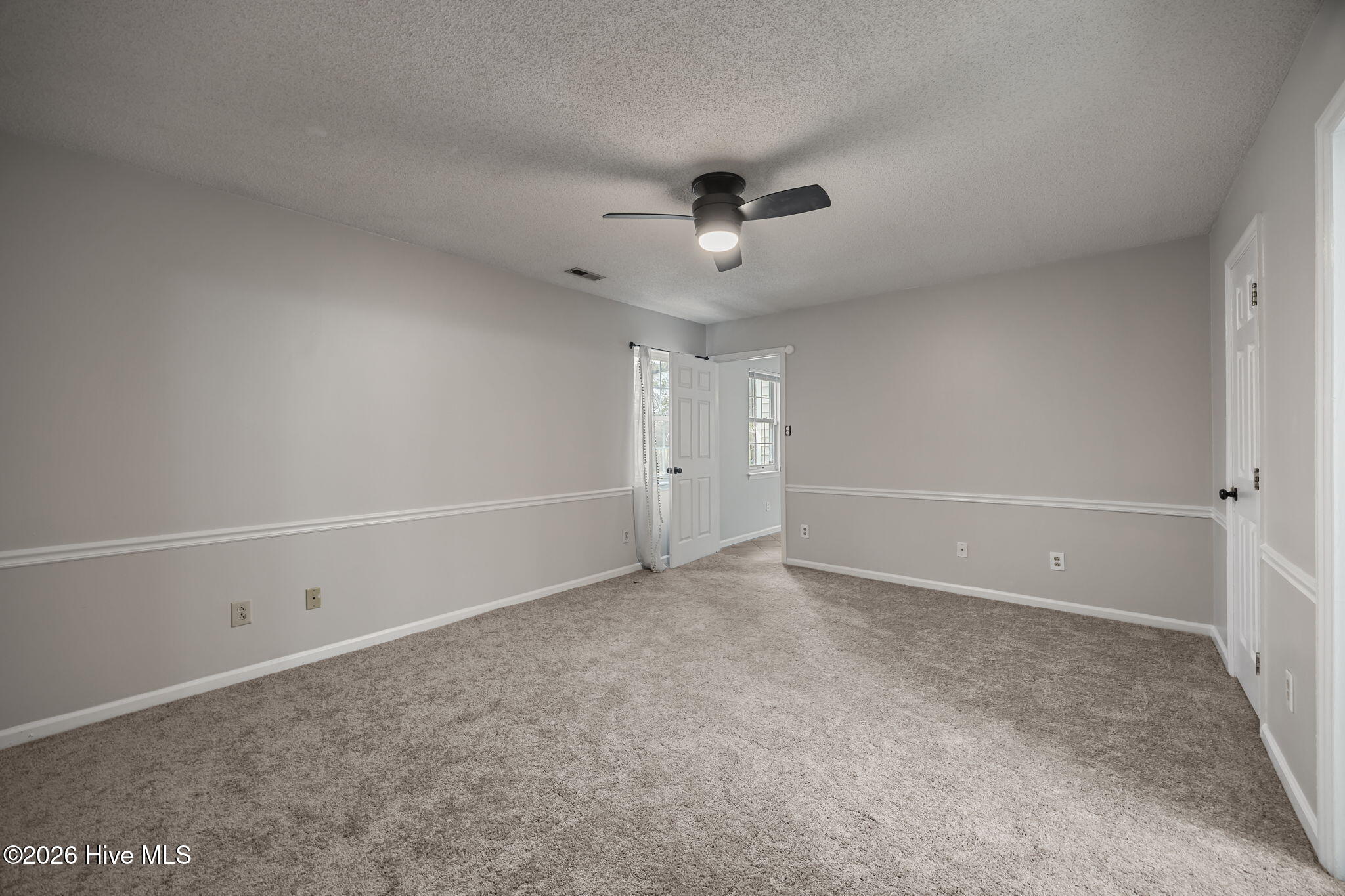 100553131 | Photo 21