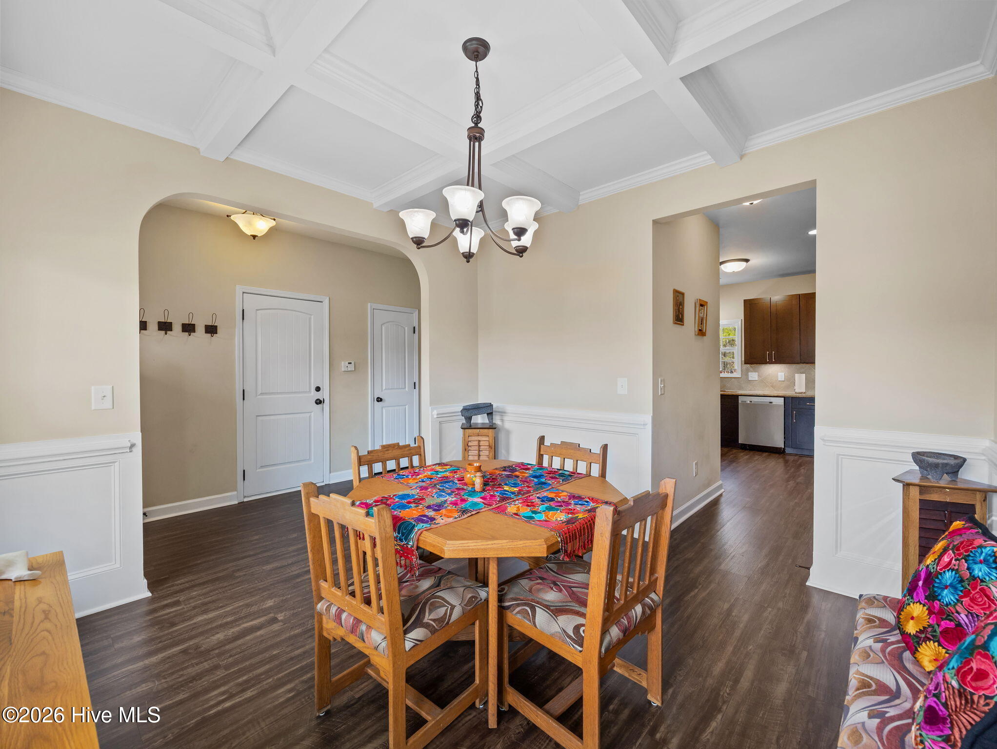 100562317 | Photo 17