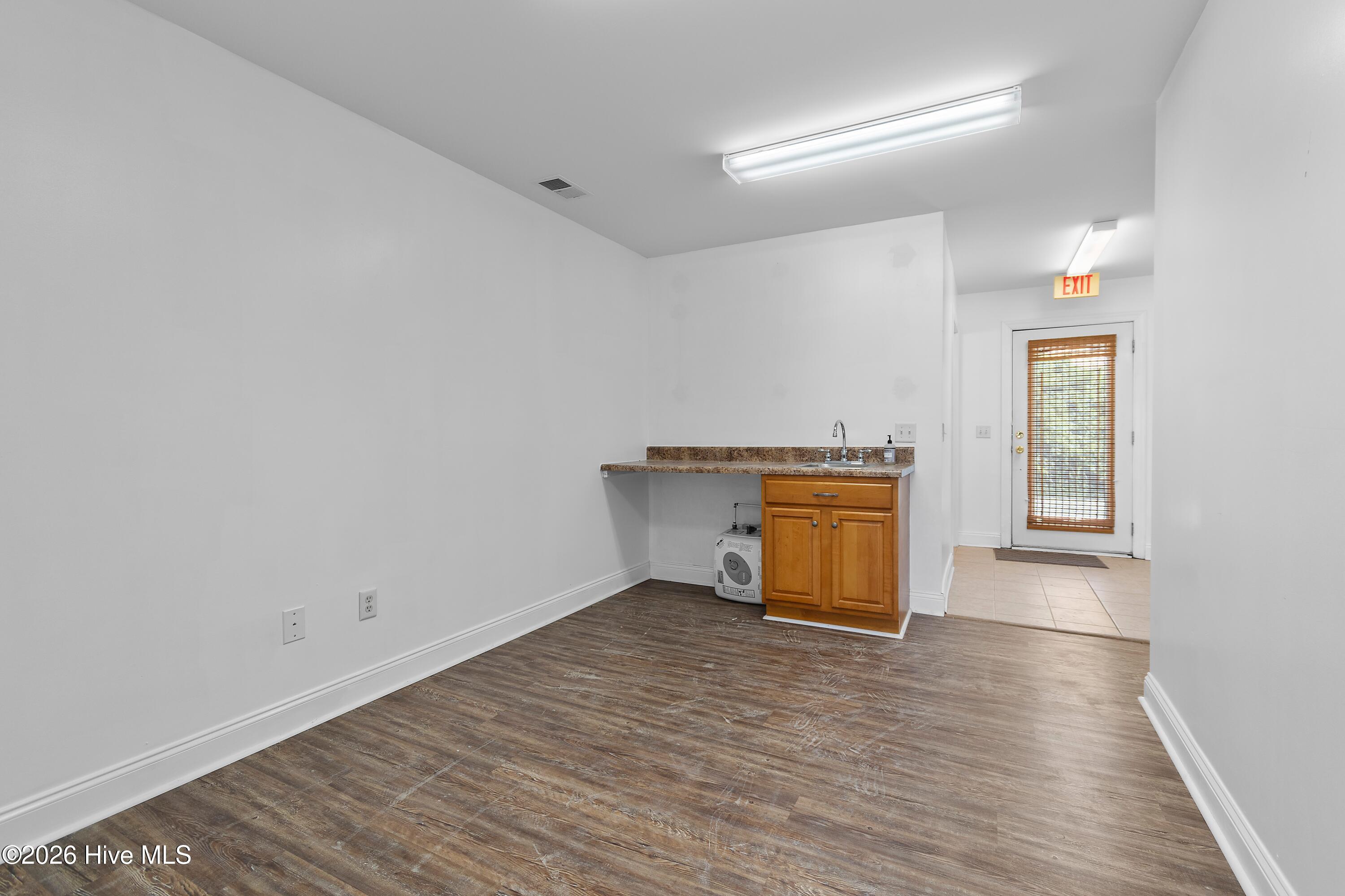 100554235 | Photo 12