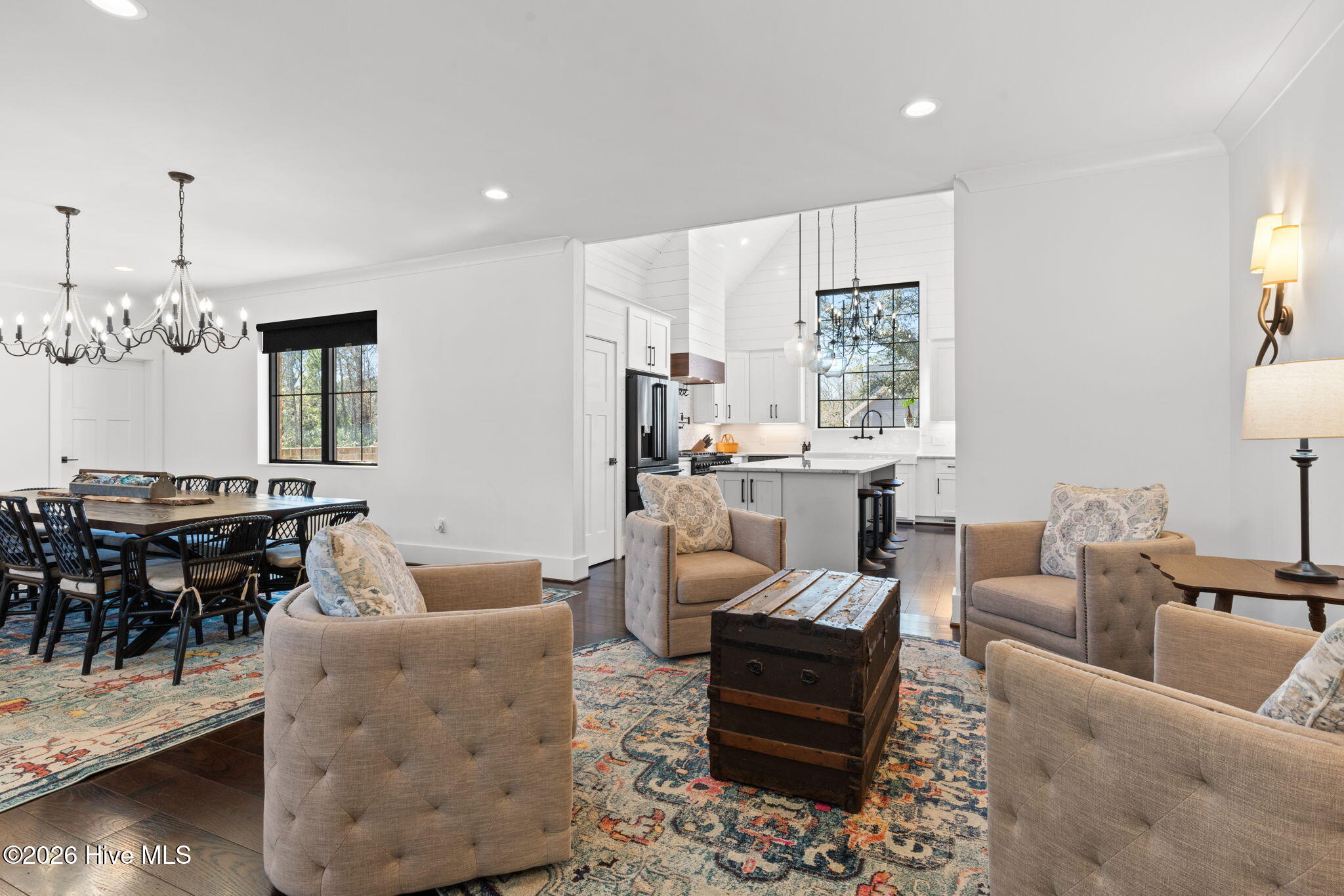 100554419 | Photo 34