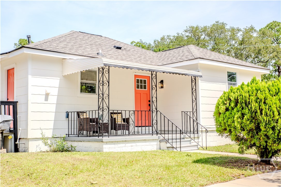 Photo 1 of Single family home for sale at 201 Lawton Ave, Savannah, GA 31404 | MLS# SA360917 | Listing updated on 2026-09-16