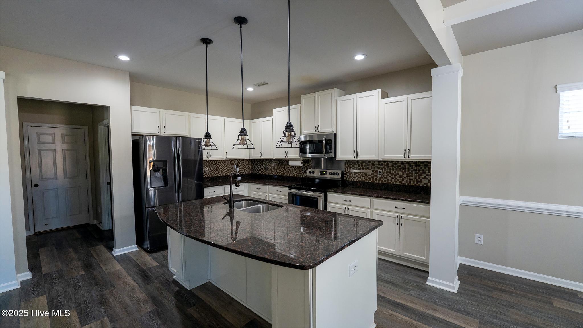 100545040 | Photo 18