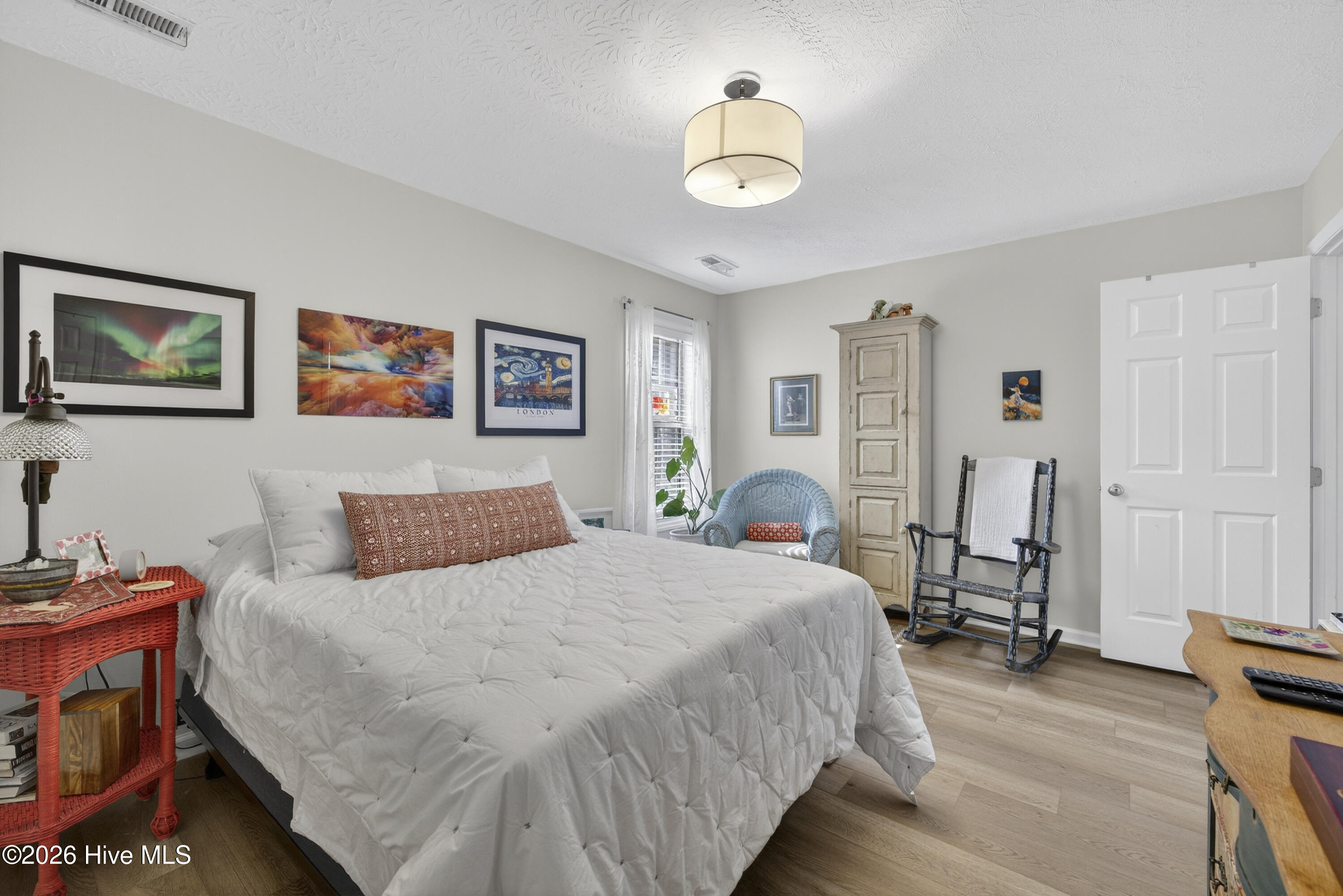 100557004 | Photo 20