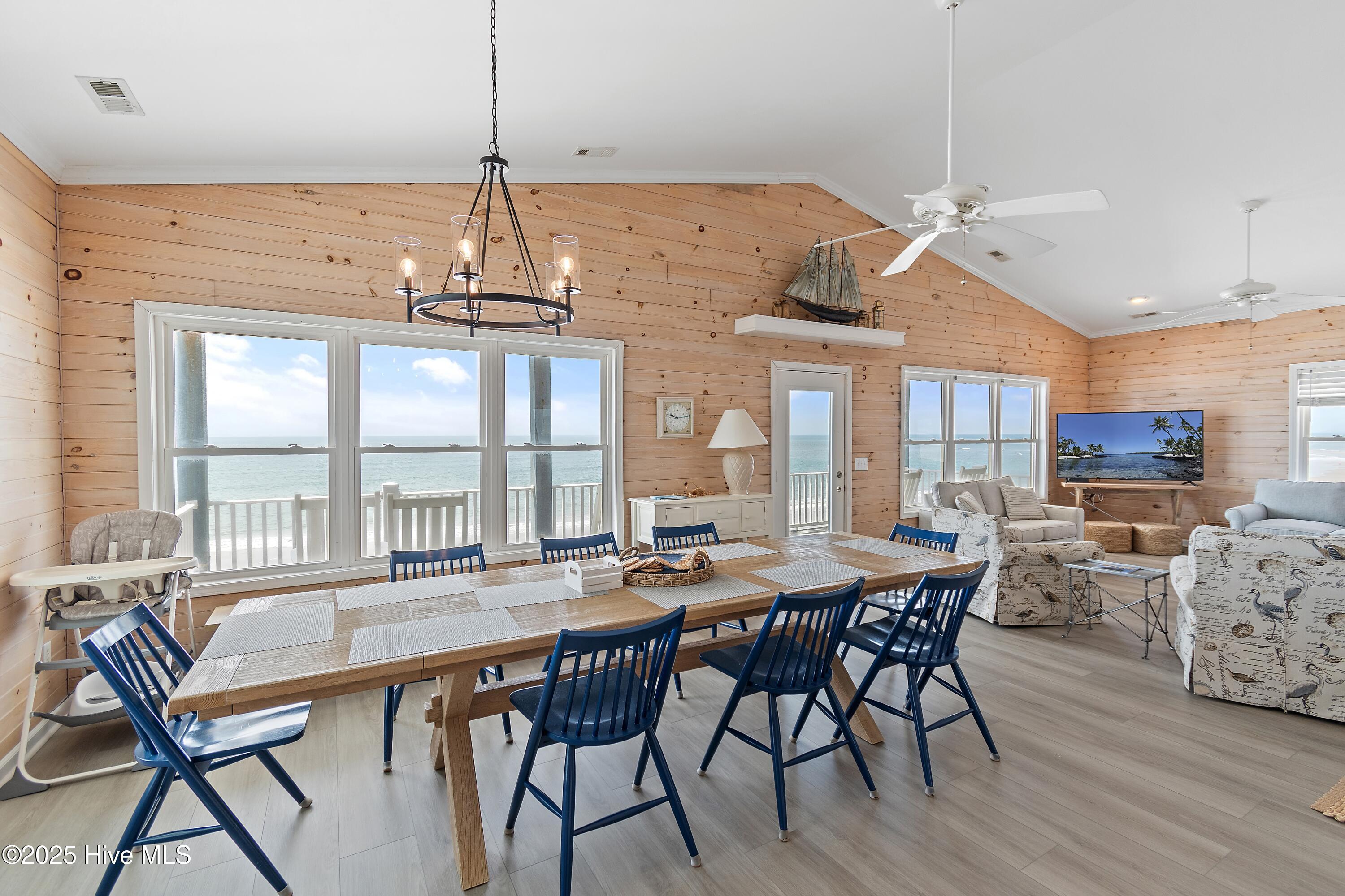 100554405 | Photo 21