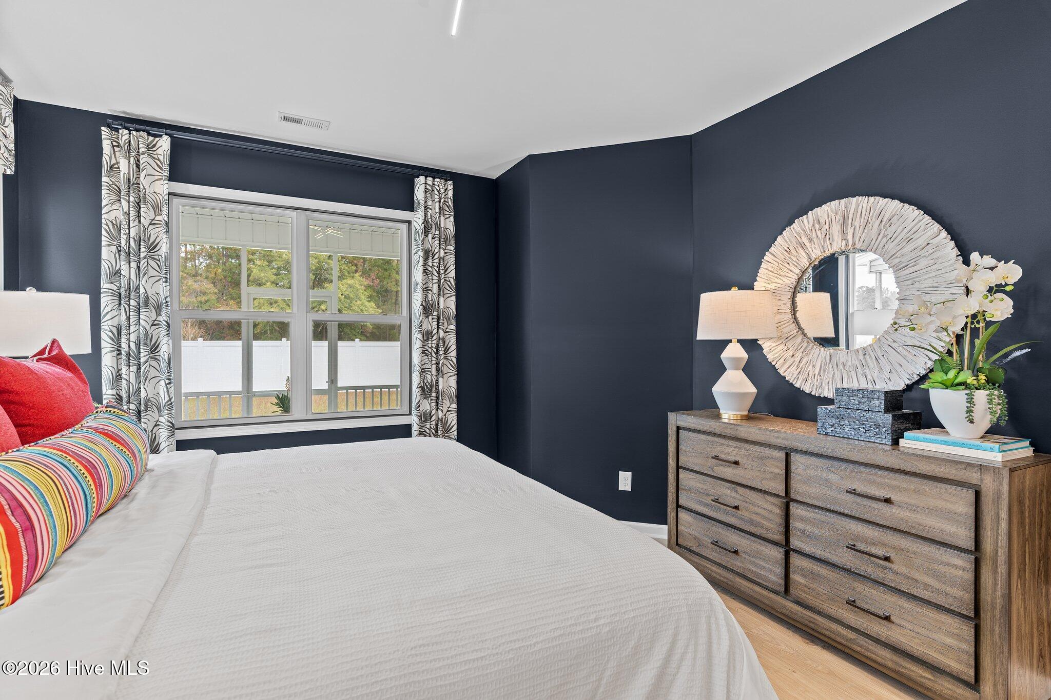 100550054 | Photo 25