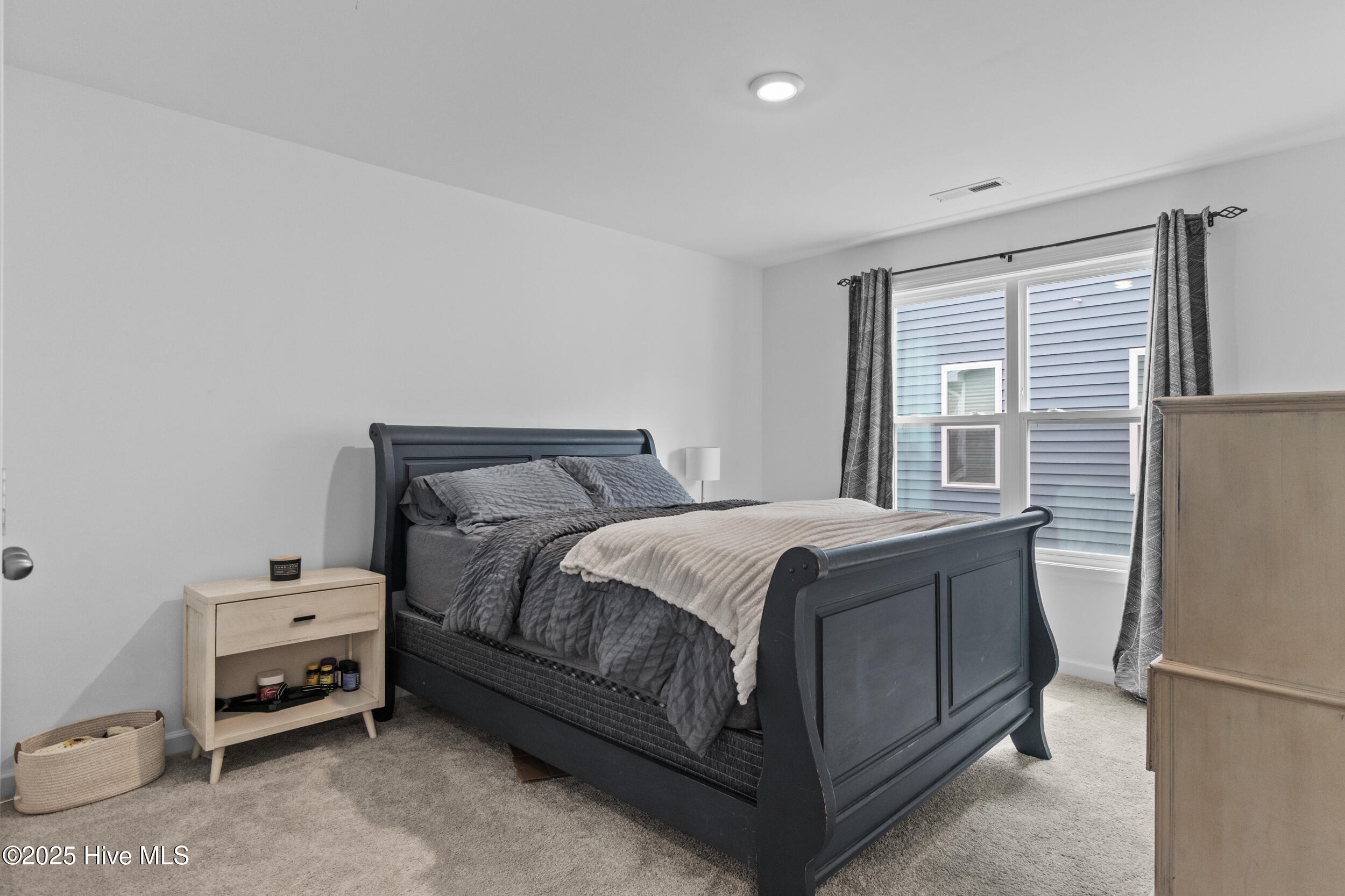 100524281 | Photo 39