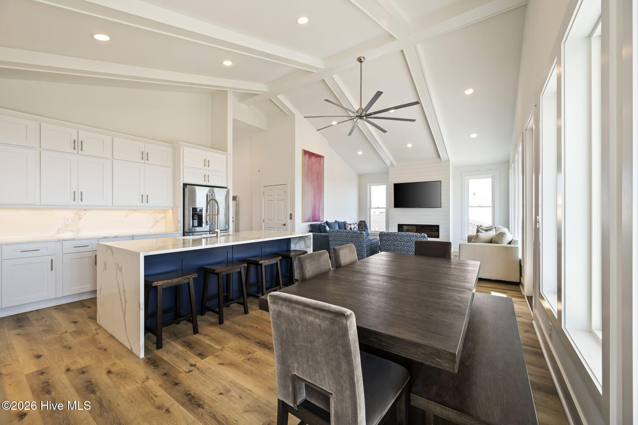 100550572 | Photo 10