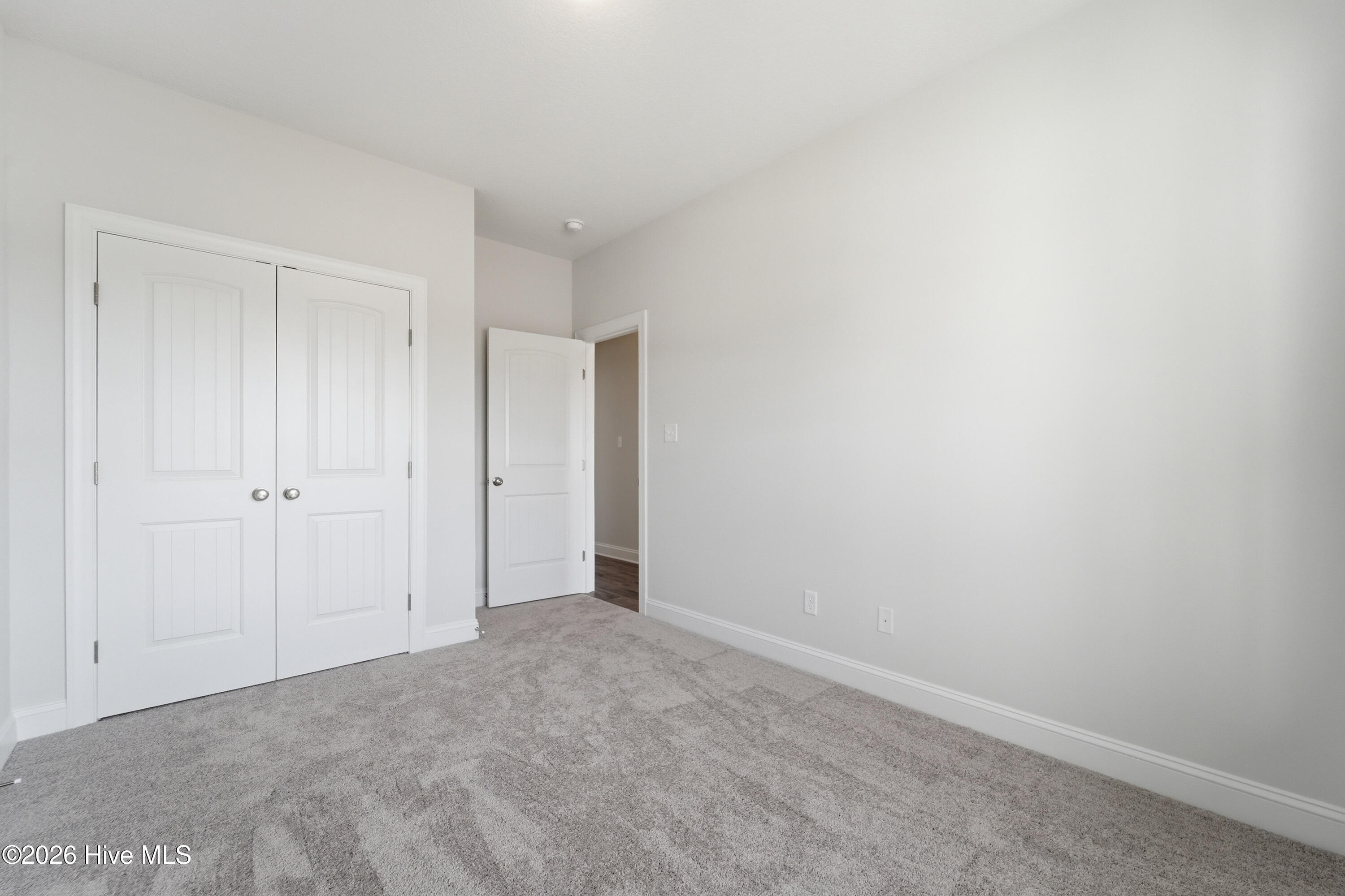 100521847 | Photo 22