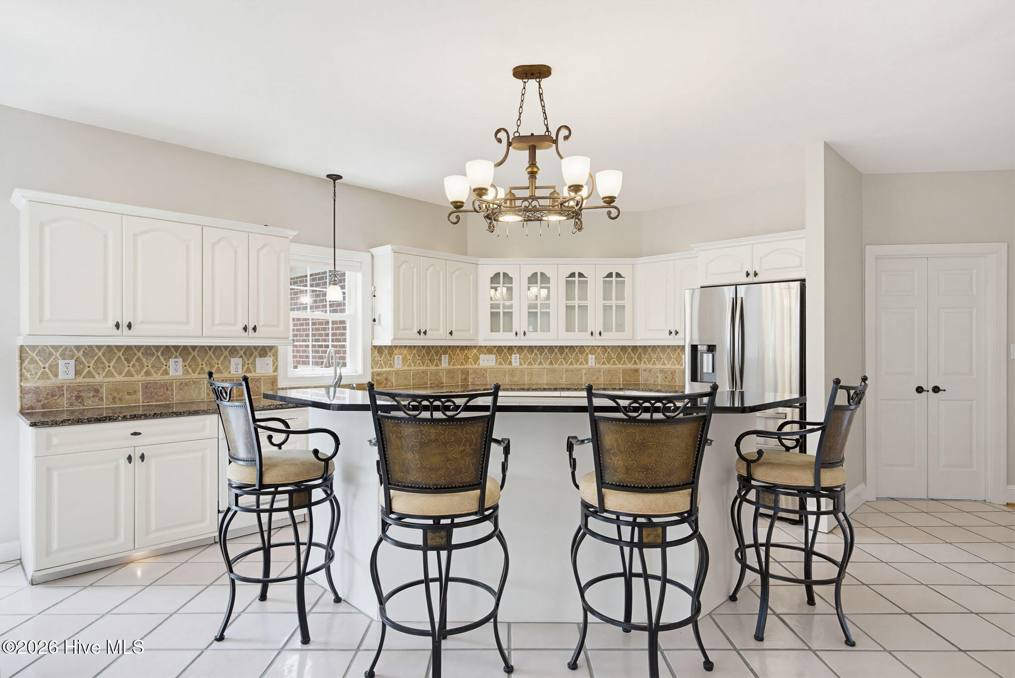 100570266 | Photo 20