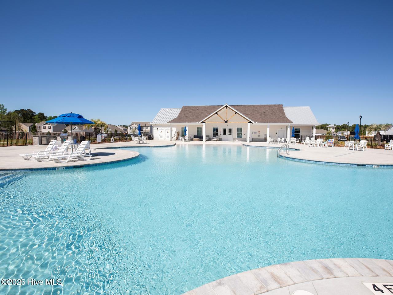 100570643 | Photo 30