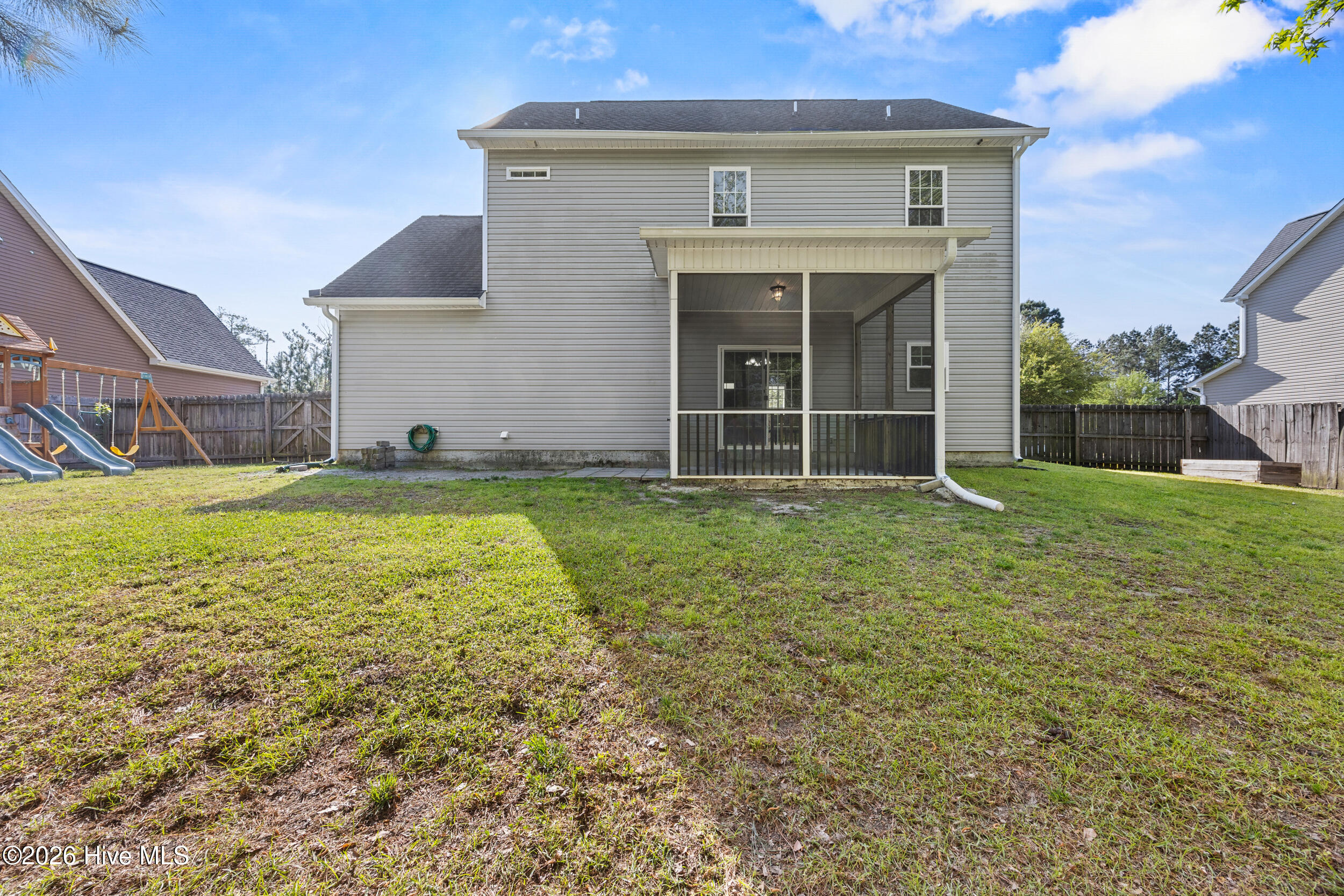 100567272 | Photo 37