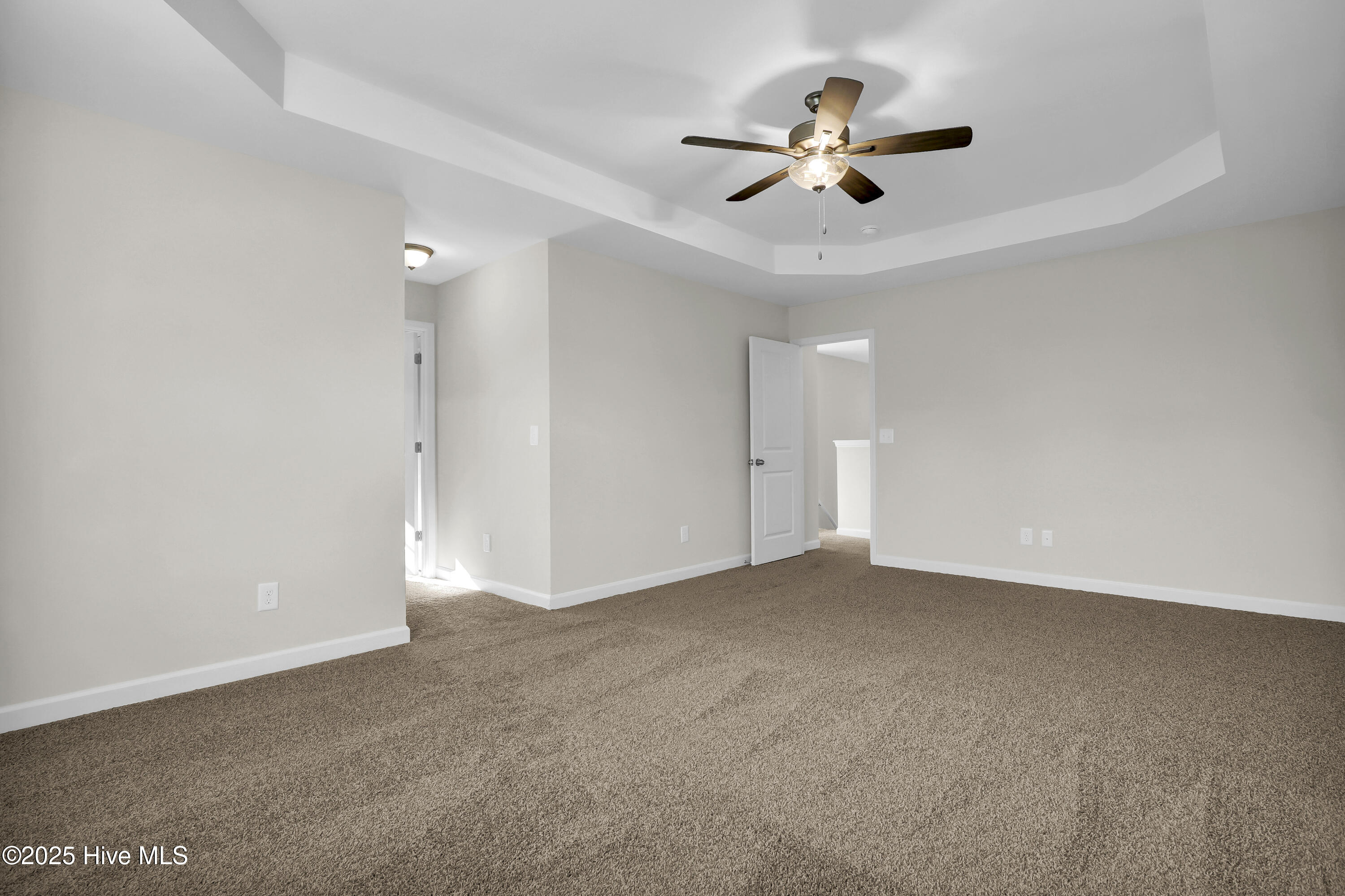 100461654 | Photo 25