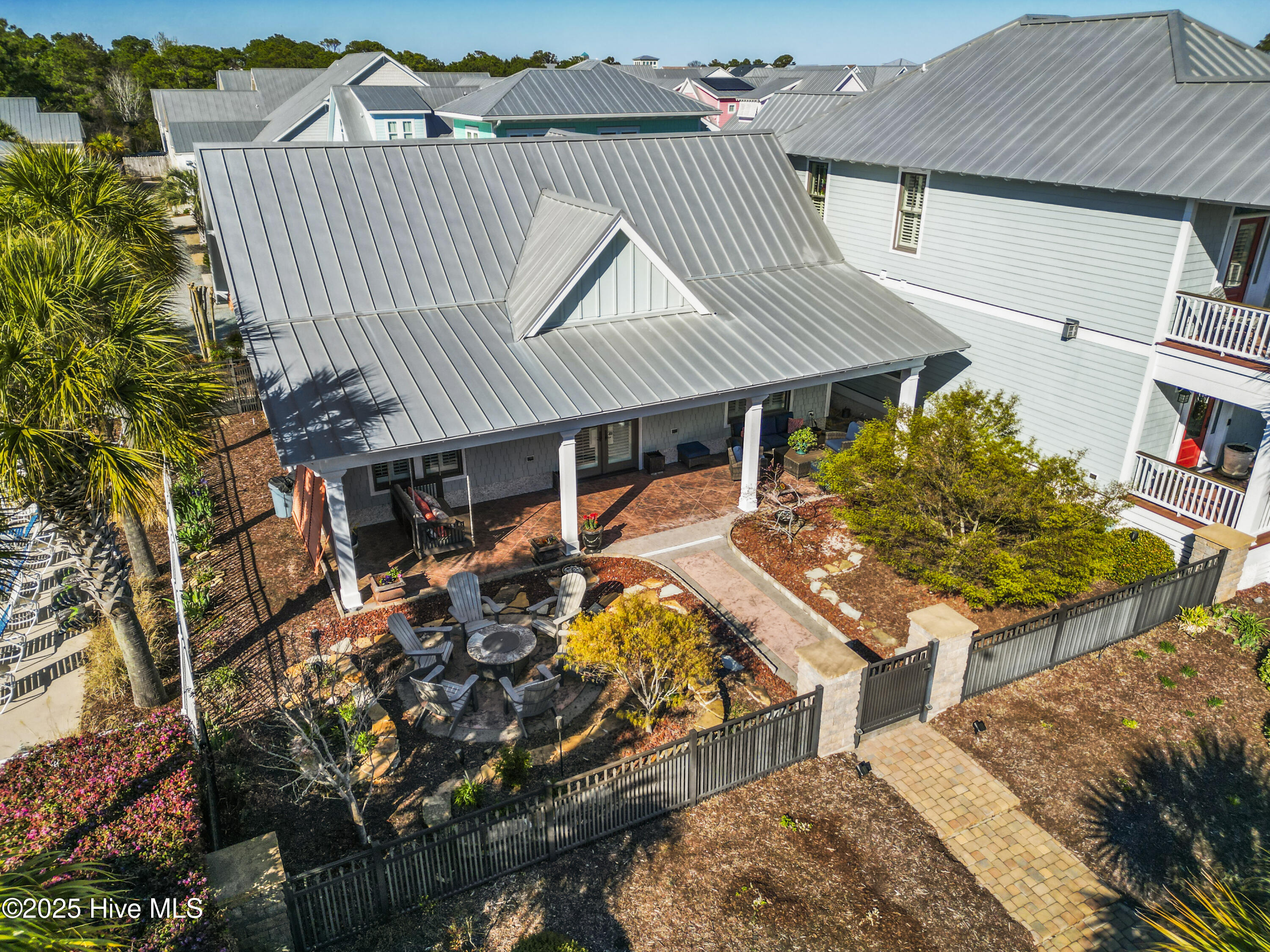 100498817 | Photo 96