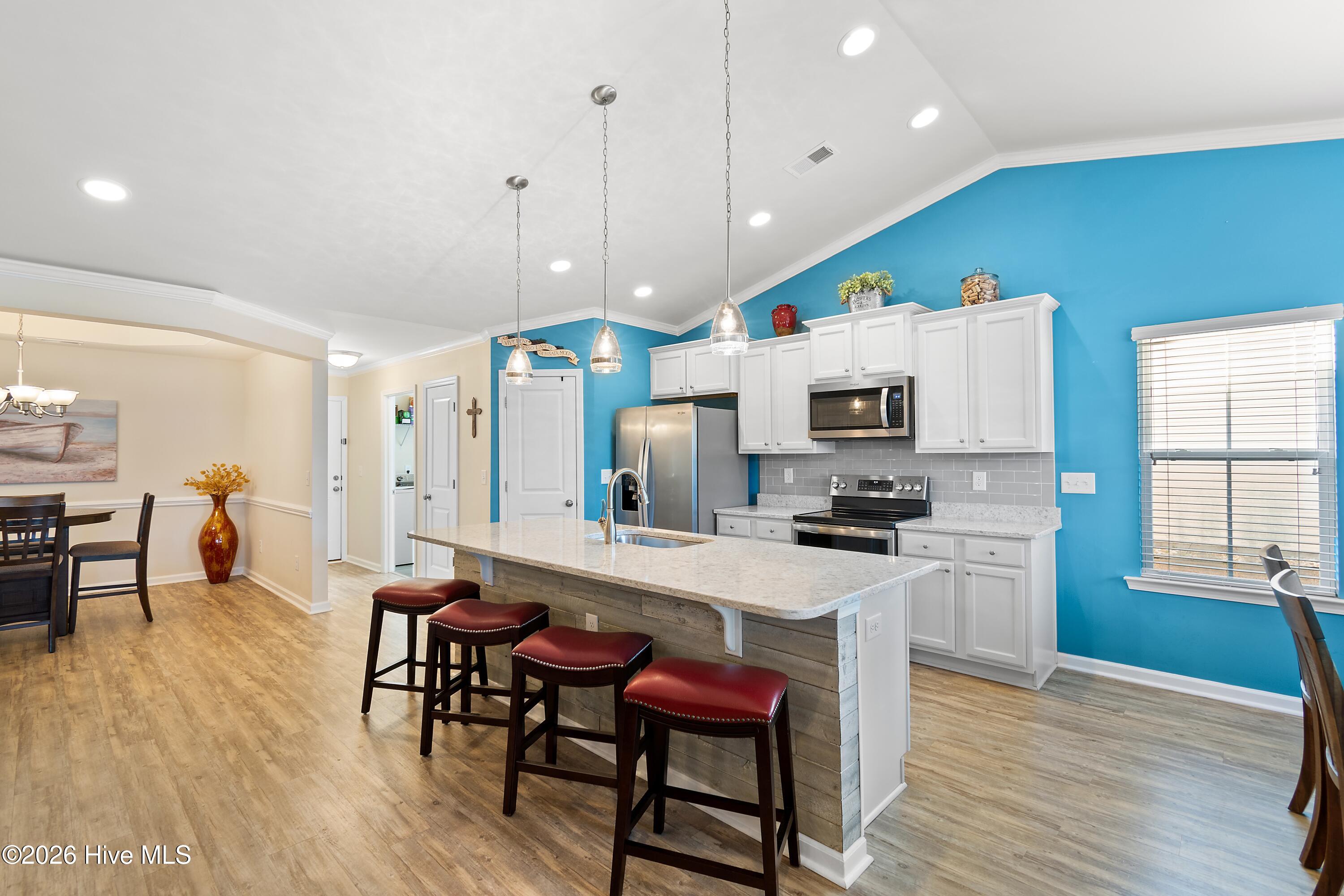 100556472 | Photo 14